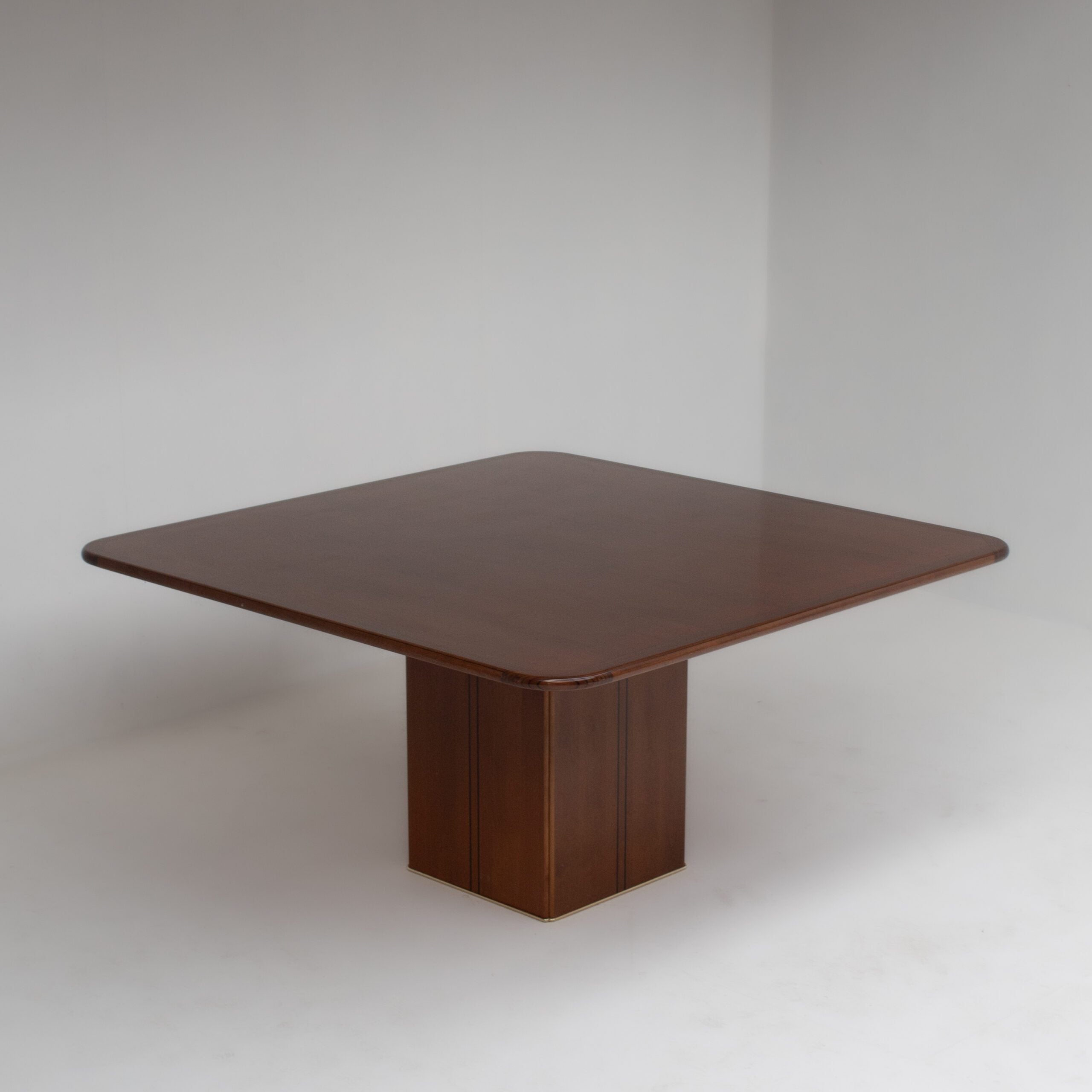 Afra & Tobia Scarpa Dining Table in Walnut with Graphic Inlay — close-up