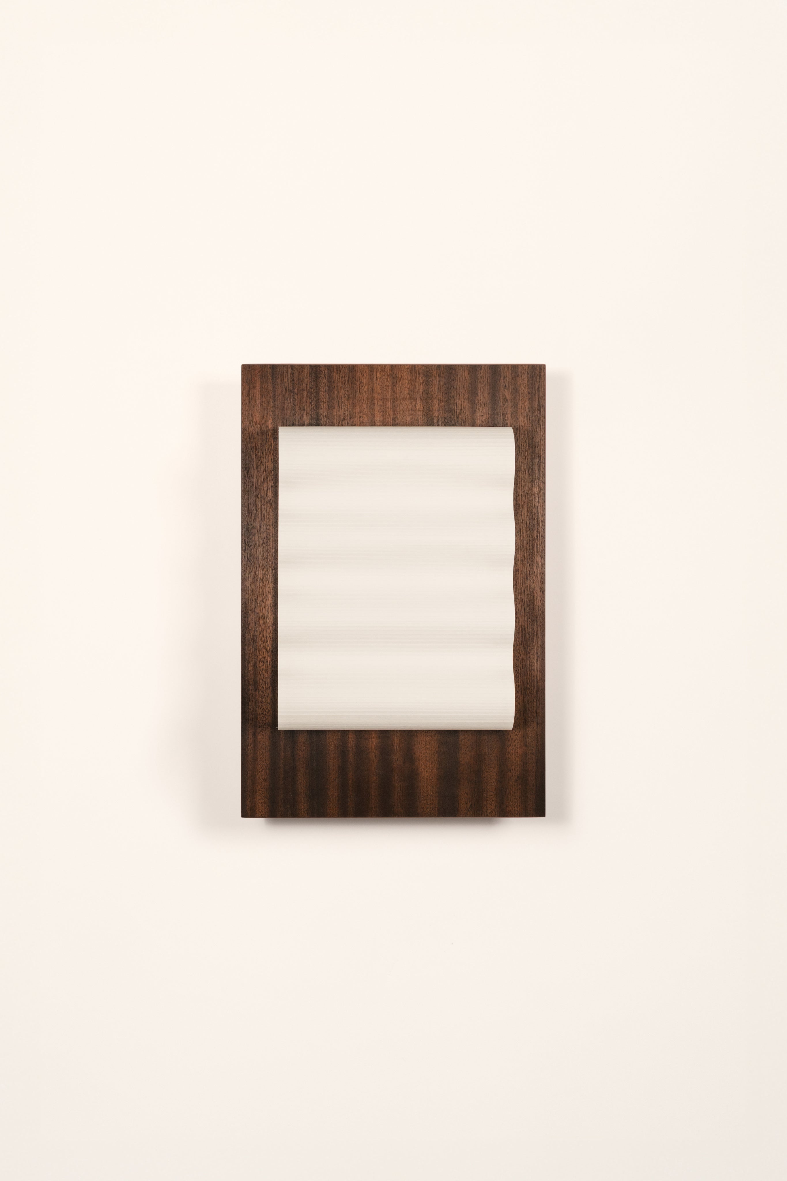 Frame" Wood M — side view highlighting dark wood frame