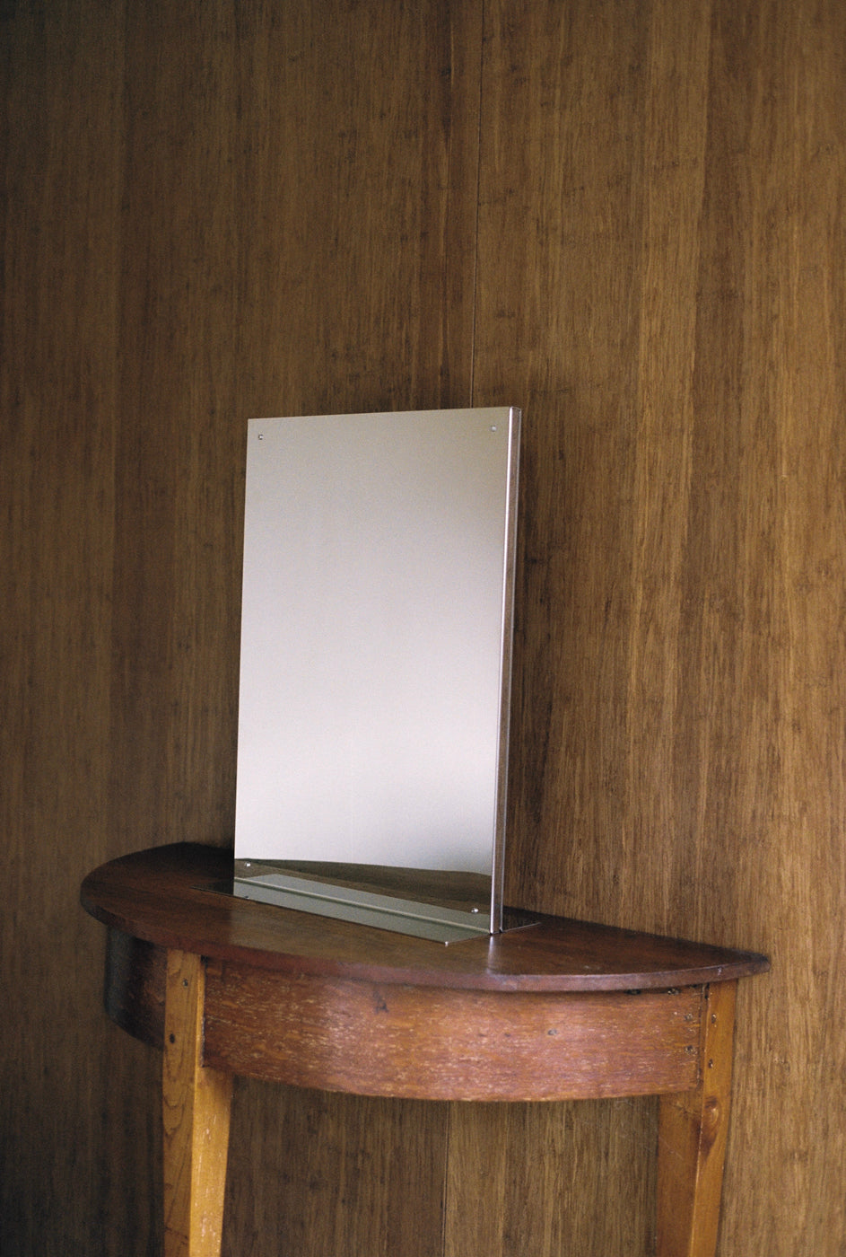 Flat Mirror Medium