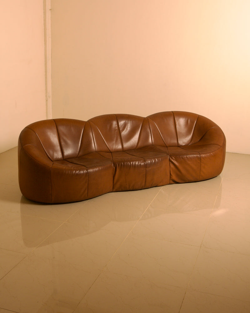 Three-seater "Pumpkin" Sofa by Pierre Paulin for Artifort, 1980 | The Oblist — brown leather, vintage design