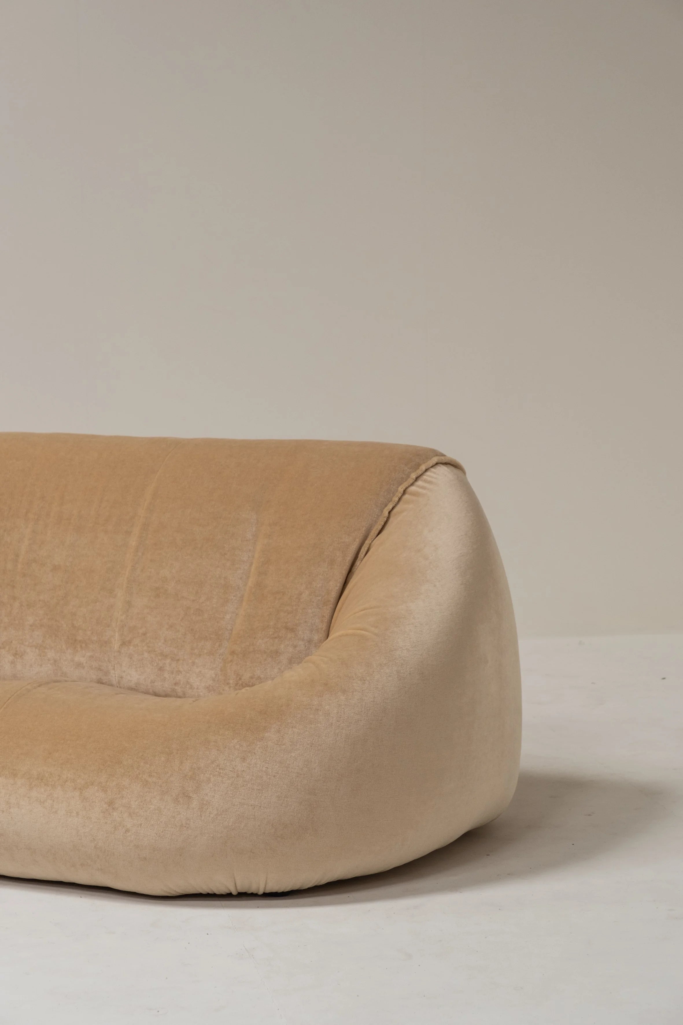 Cèzamè Paris 3-Seater Sofa, France, 1970s — detail view