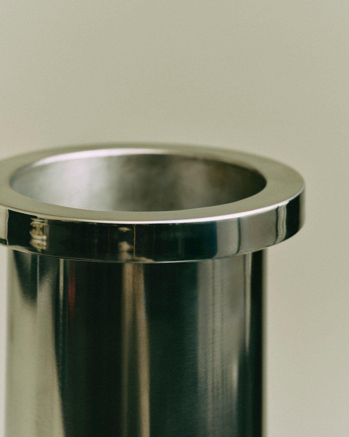 METAL WINE COOLER — detail view
