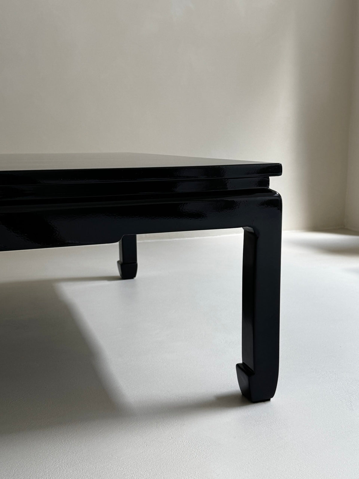 Vintage Black Lacquer Coffee Table — close-up