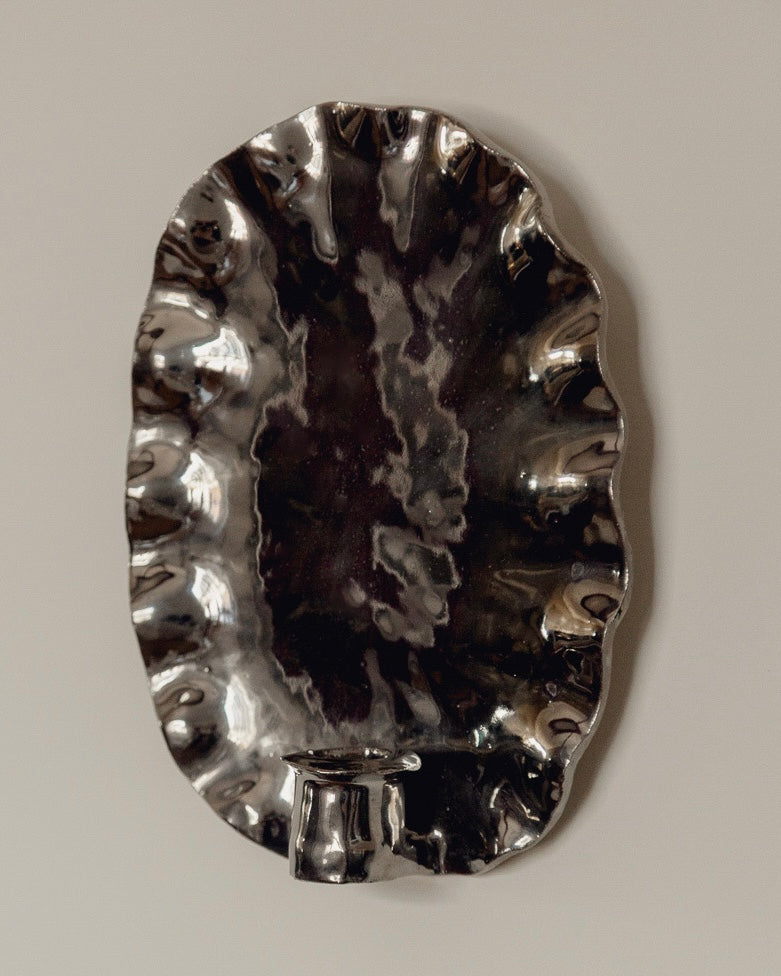 The Ortigia Sconce - 24 Karat Platinum Glaze — detail view
