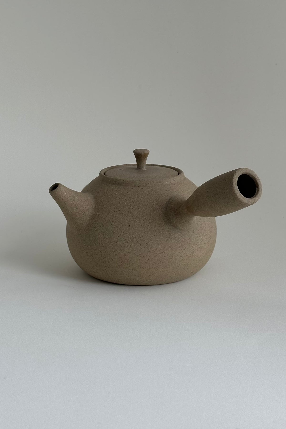 LIMINALIA sidehandle teapot — detail view