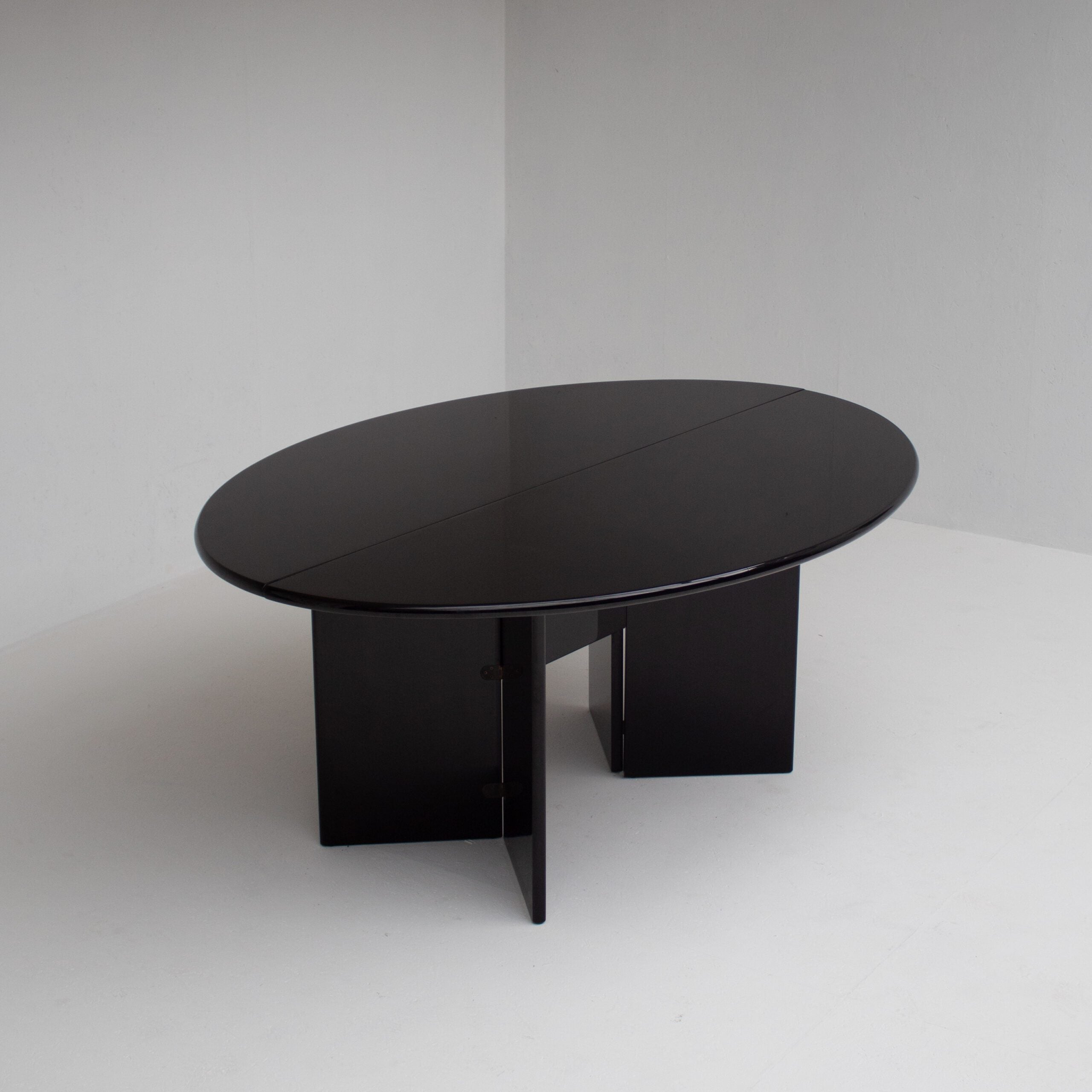 Antella Dining Table by Kazuhide Takahama for Gavina — side angle