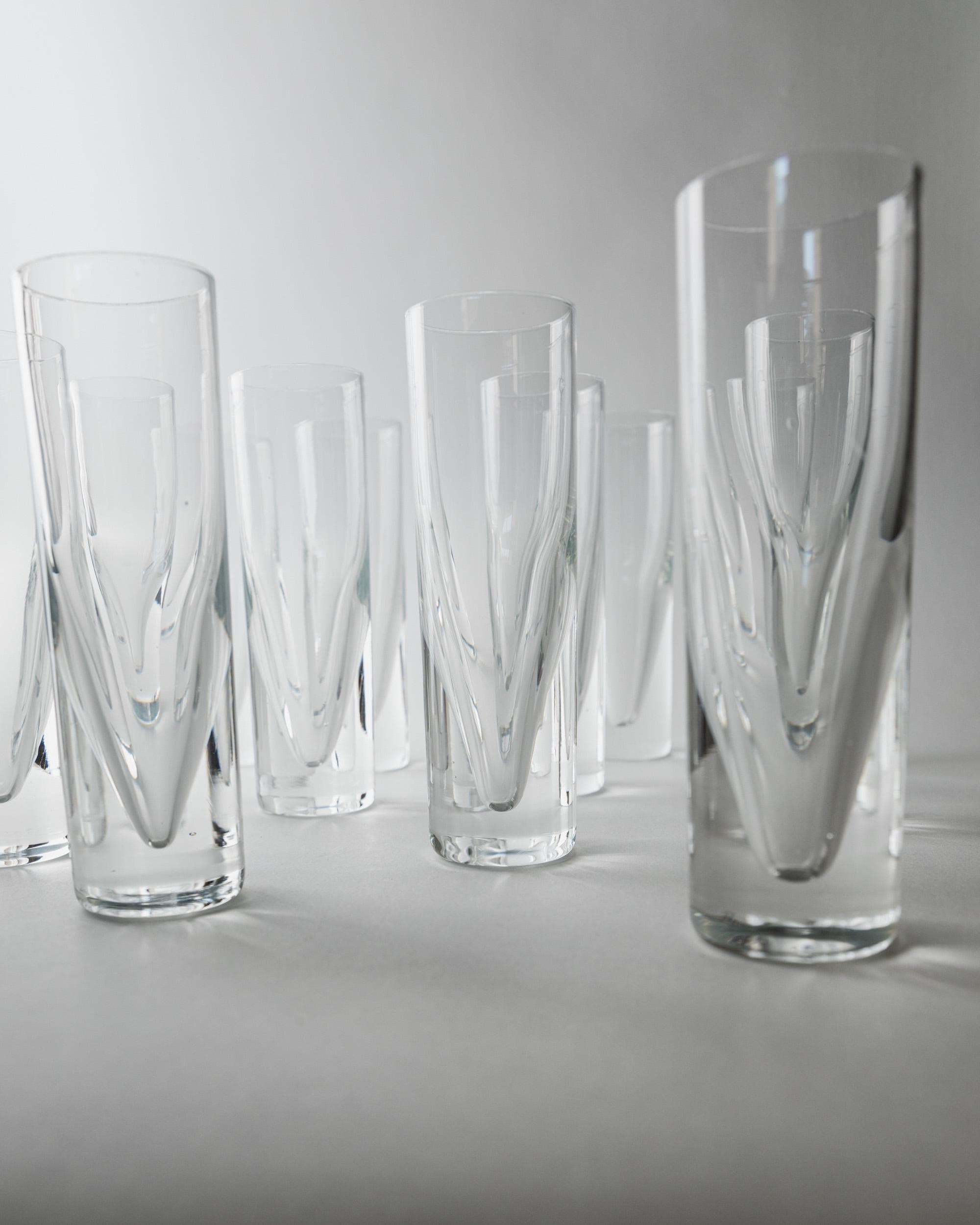 Vintage 1960s Drinking Glass Set of 12, Clear Murano Art Glass Design by Carlo Moretti Model Bullet, Italian Tableware, Elegant Gift Idea — close-up