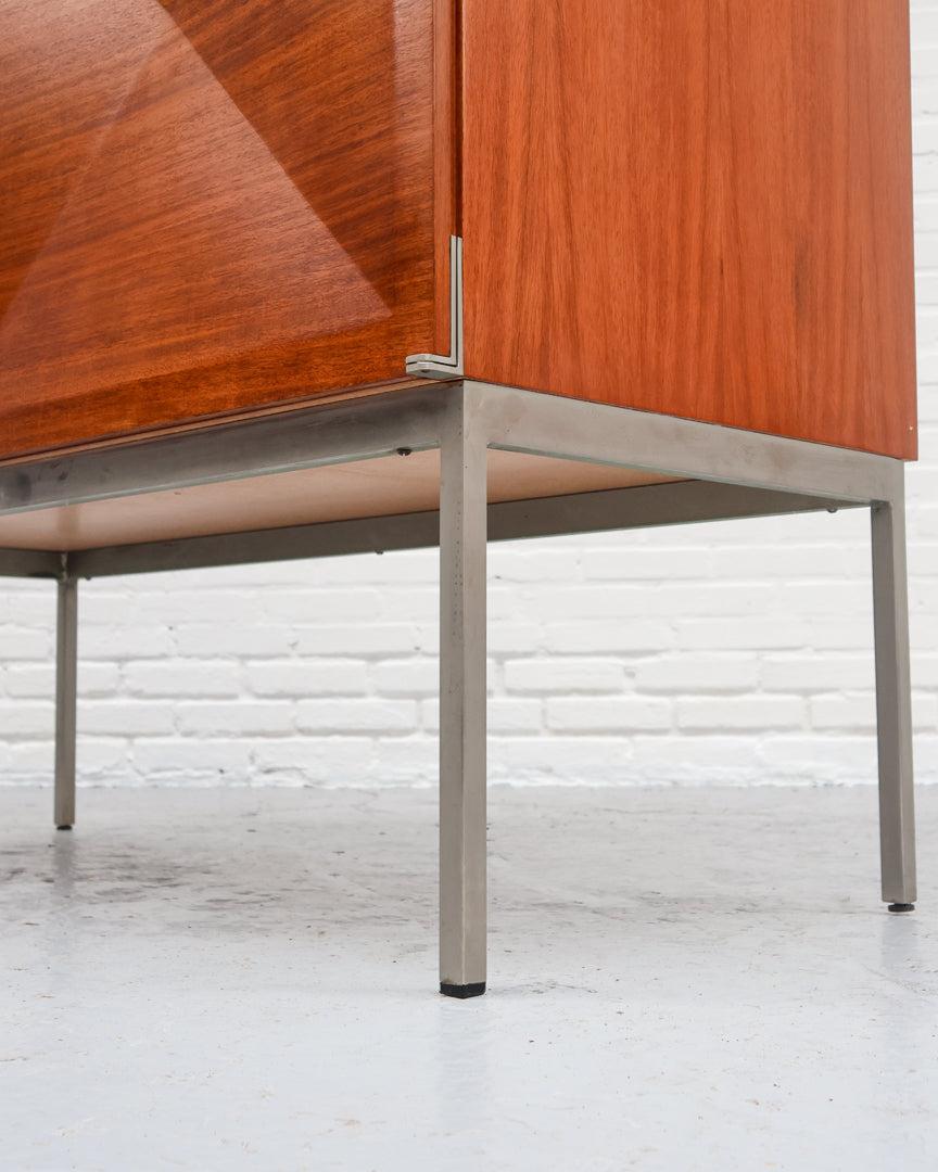 Behr 1307 Diamond Highboard 1960s