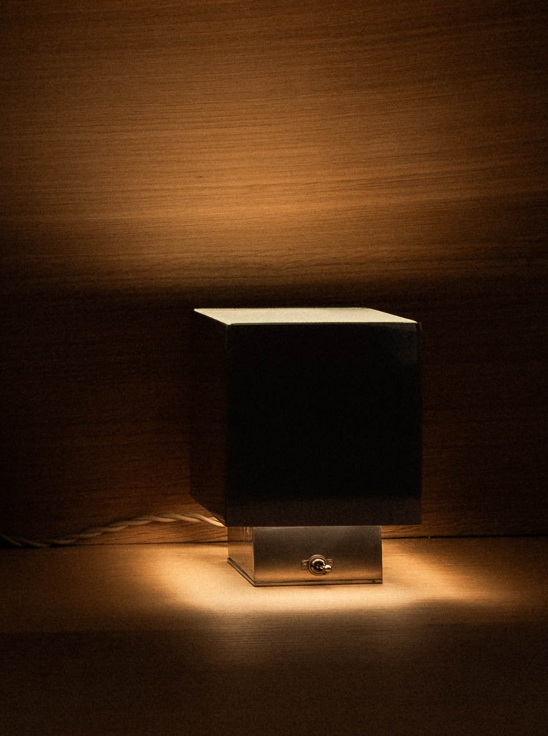 Table Lamp 01 — detail view