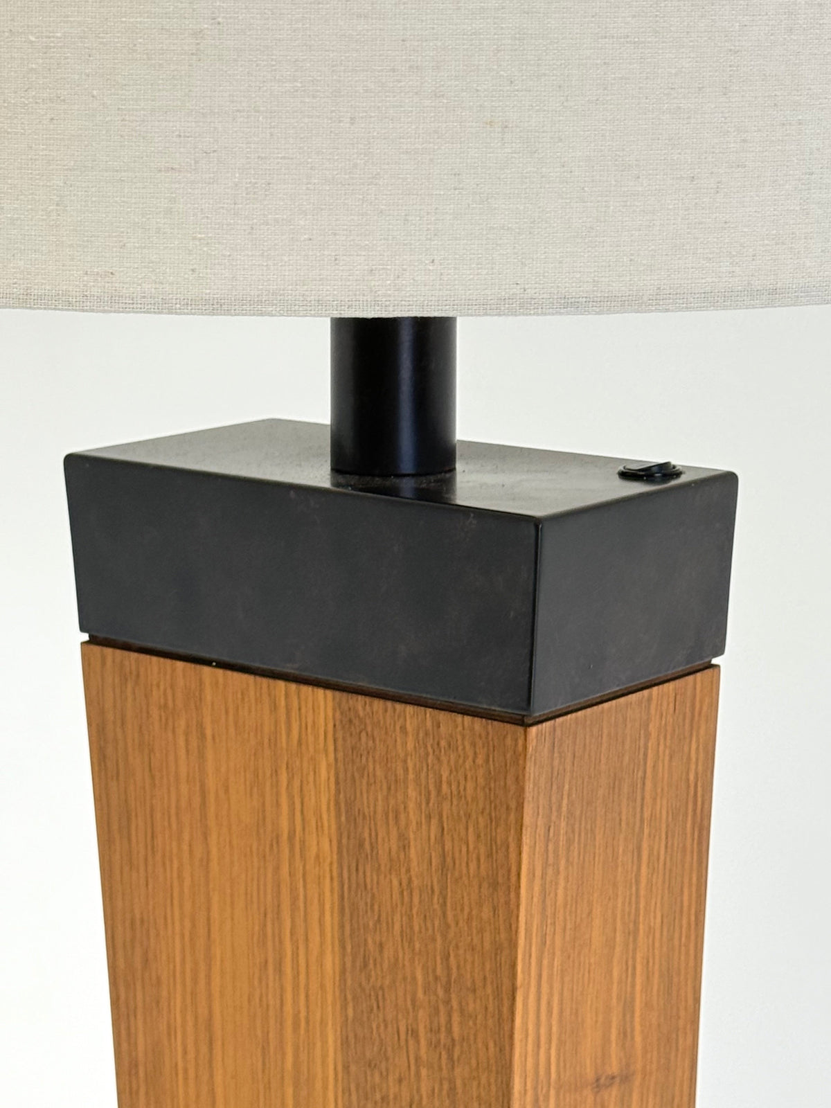 Italian Mid Century teak floor lamp — view 17