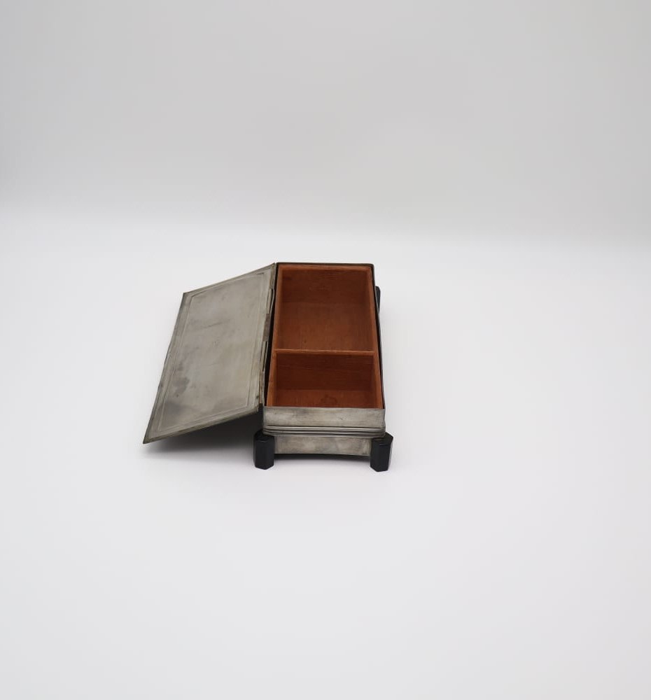Antique George V Sterling Silver ‘Treasury’ Inkstand (c. 1910–1936) — close-up
