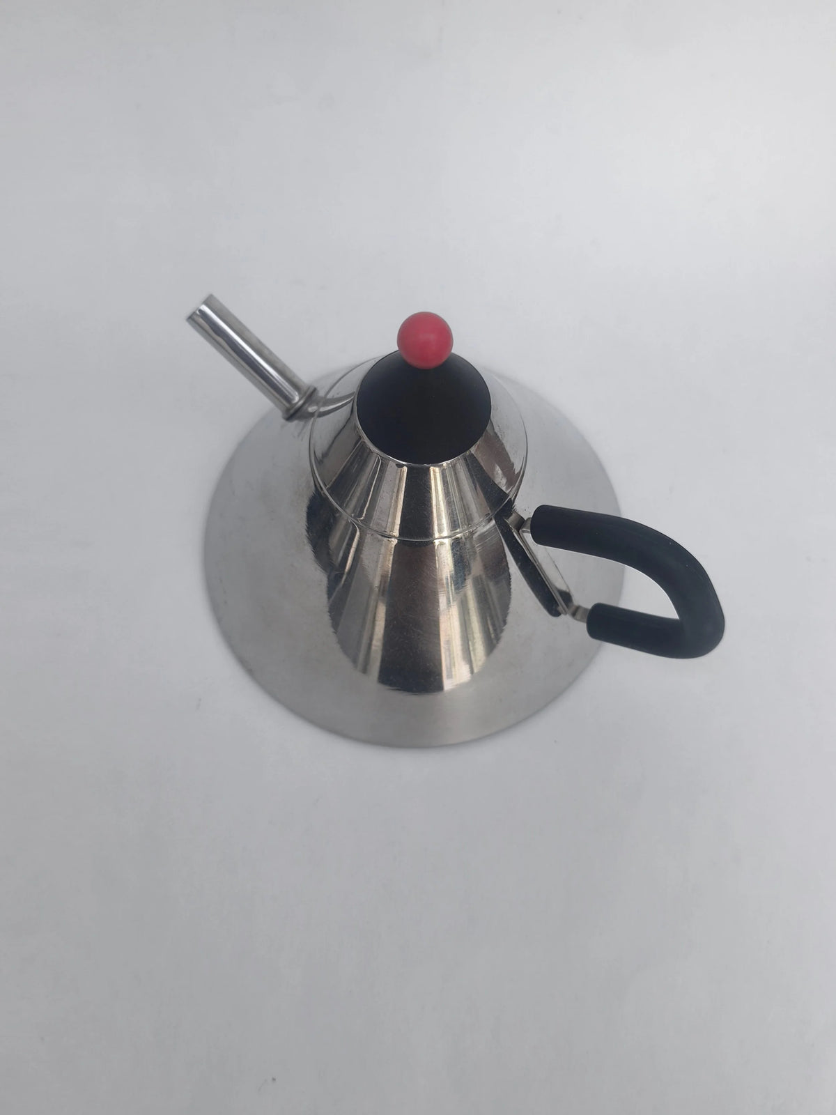 Conic 80's Memphis Teapot — side angle