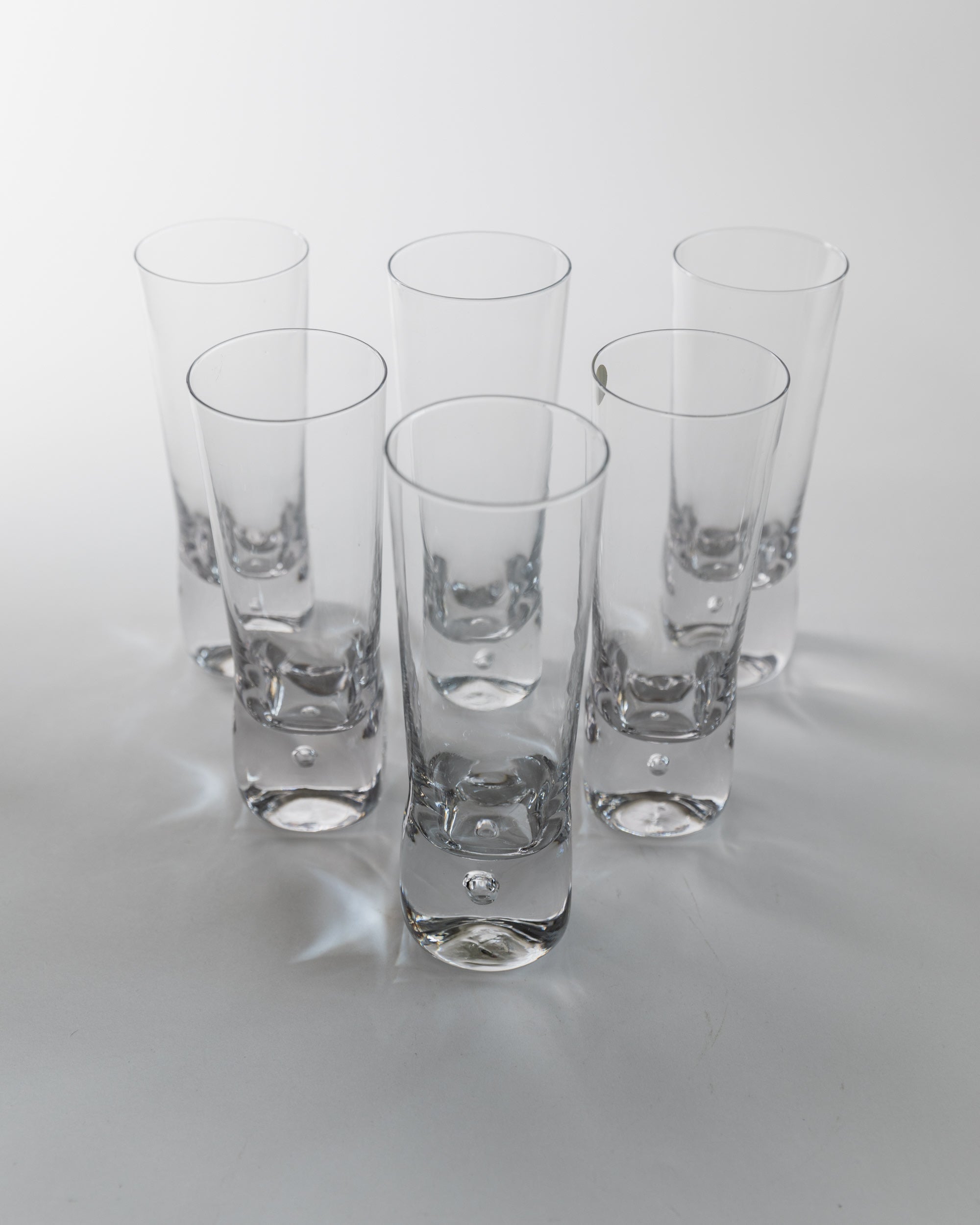 Set of 6 Vintage Murano Glasses, Italy 70s — close-up of clear glass with bubbles