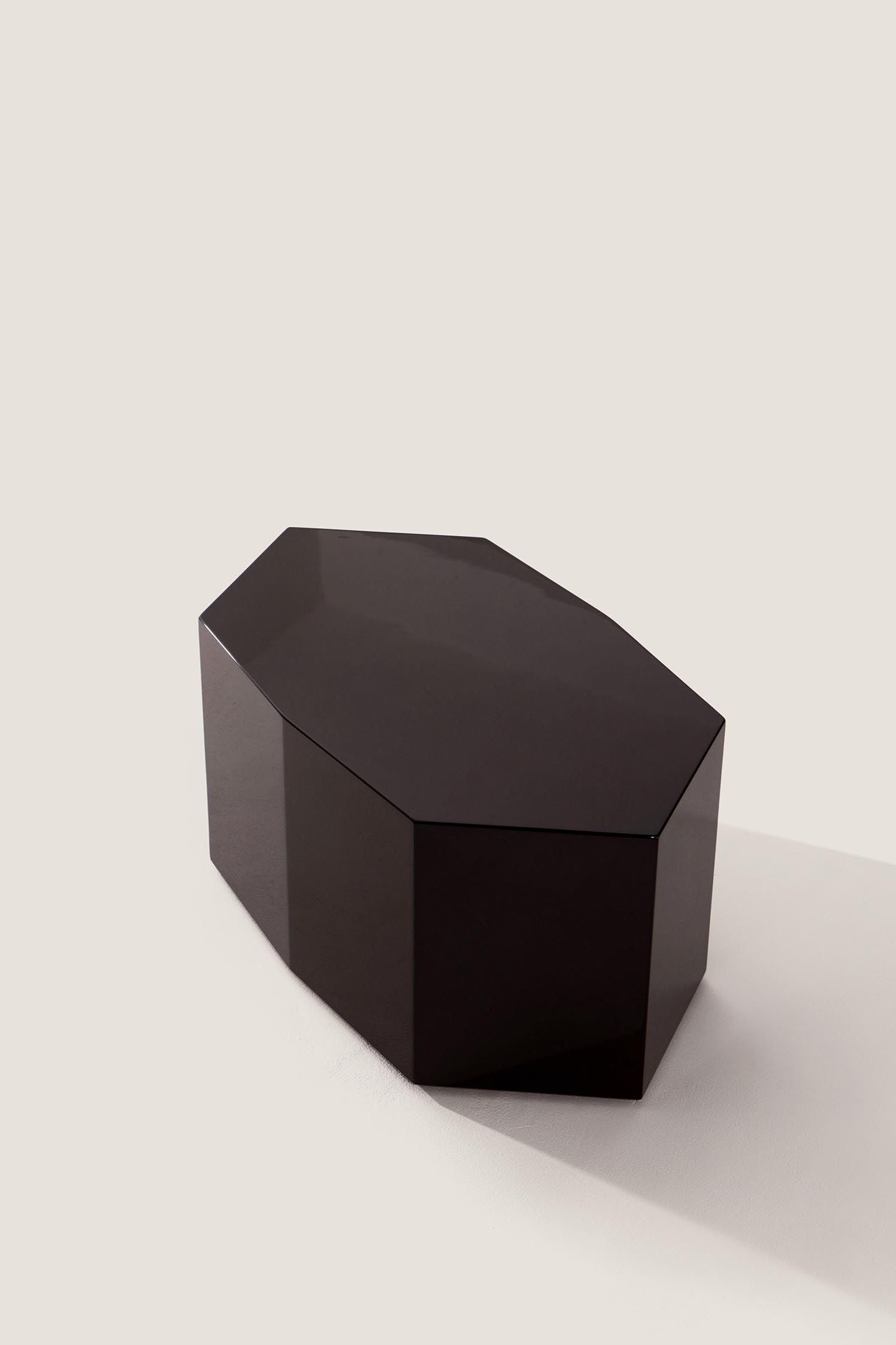 Table basse laquée 'Ame III'