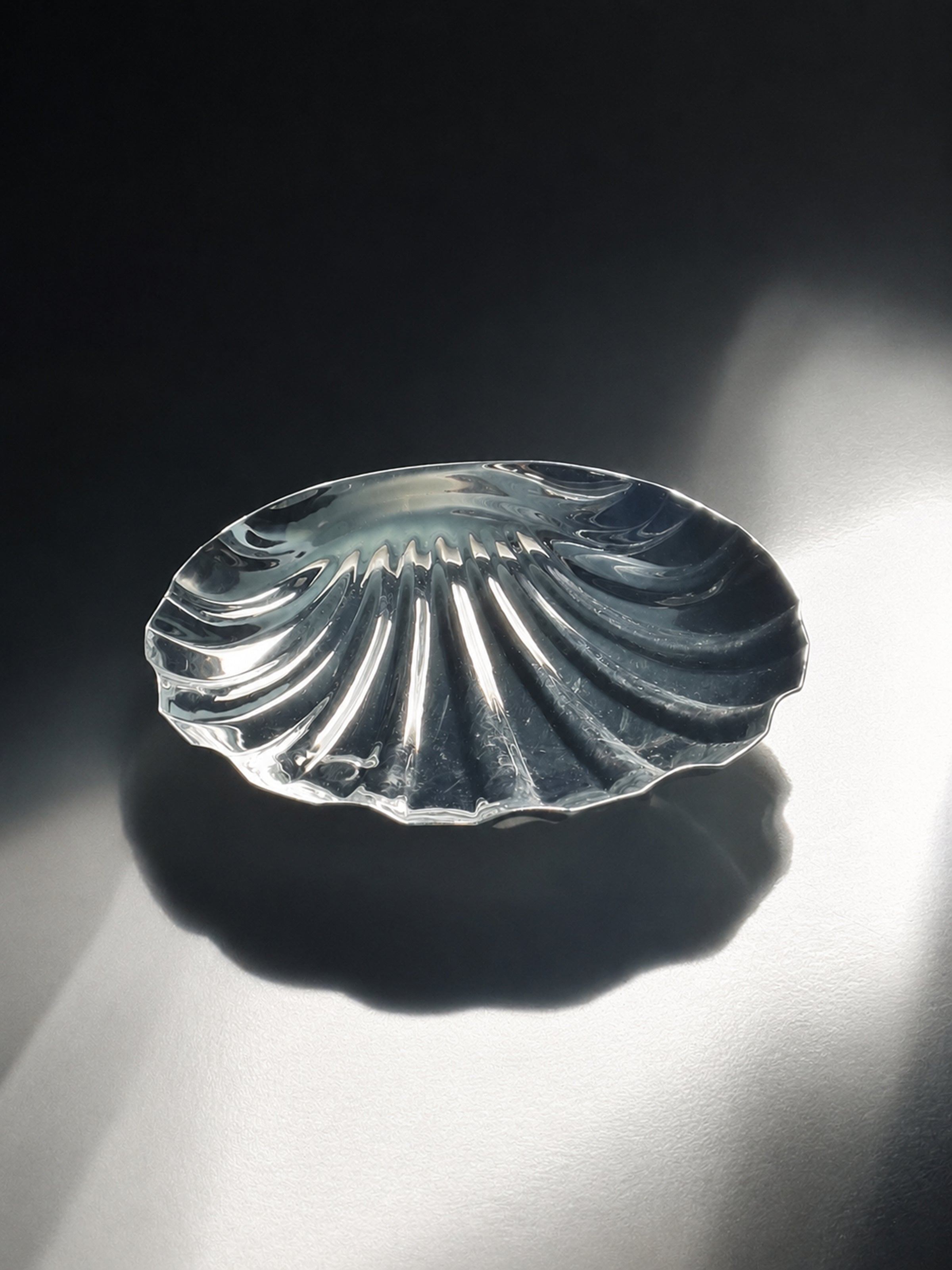Italian silver plated shell bowl - 1950s — detail view