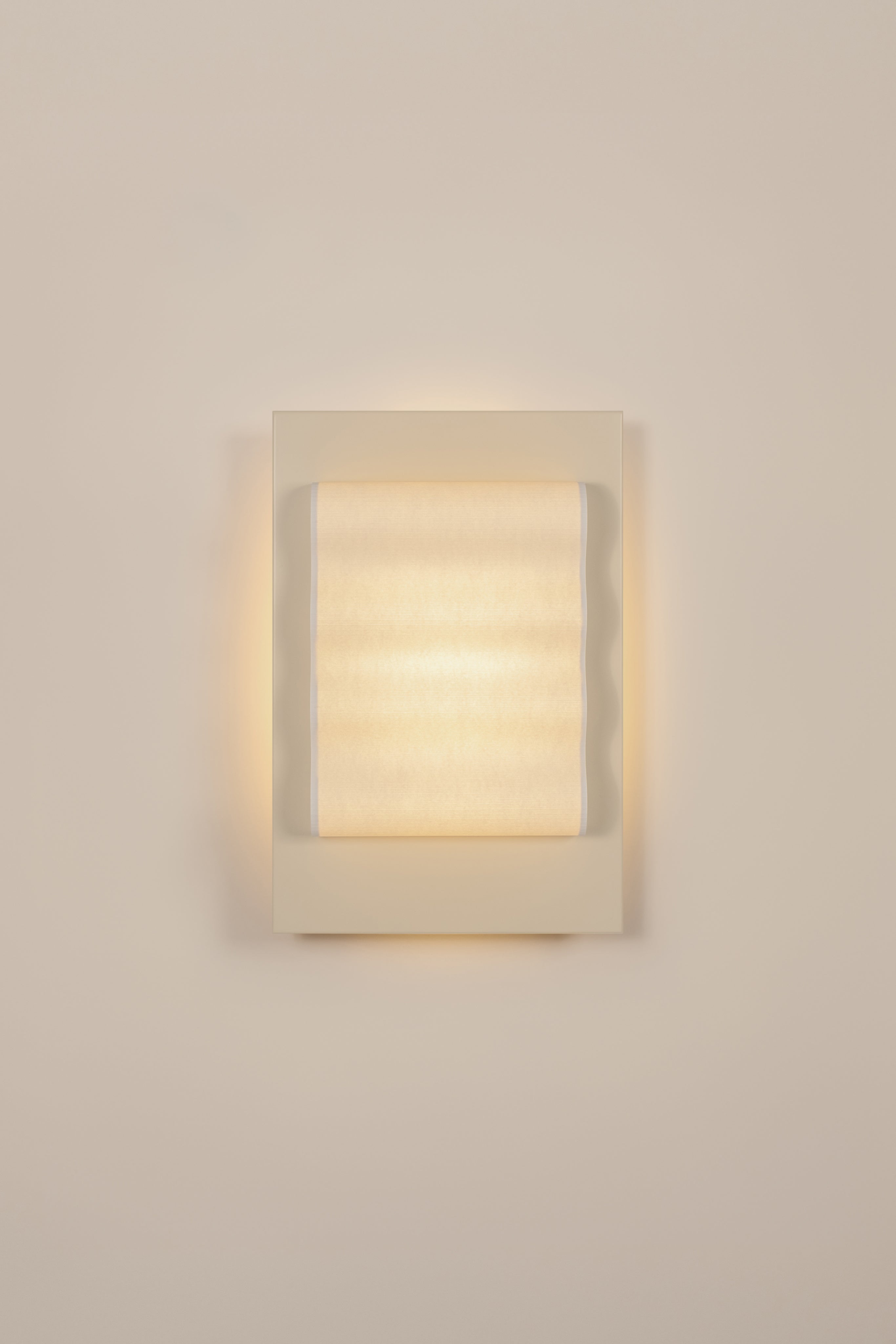"Frame" OW M by Violaine d'Harcourt | The Oblist