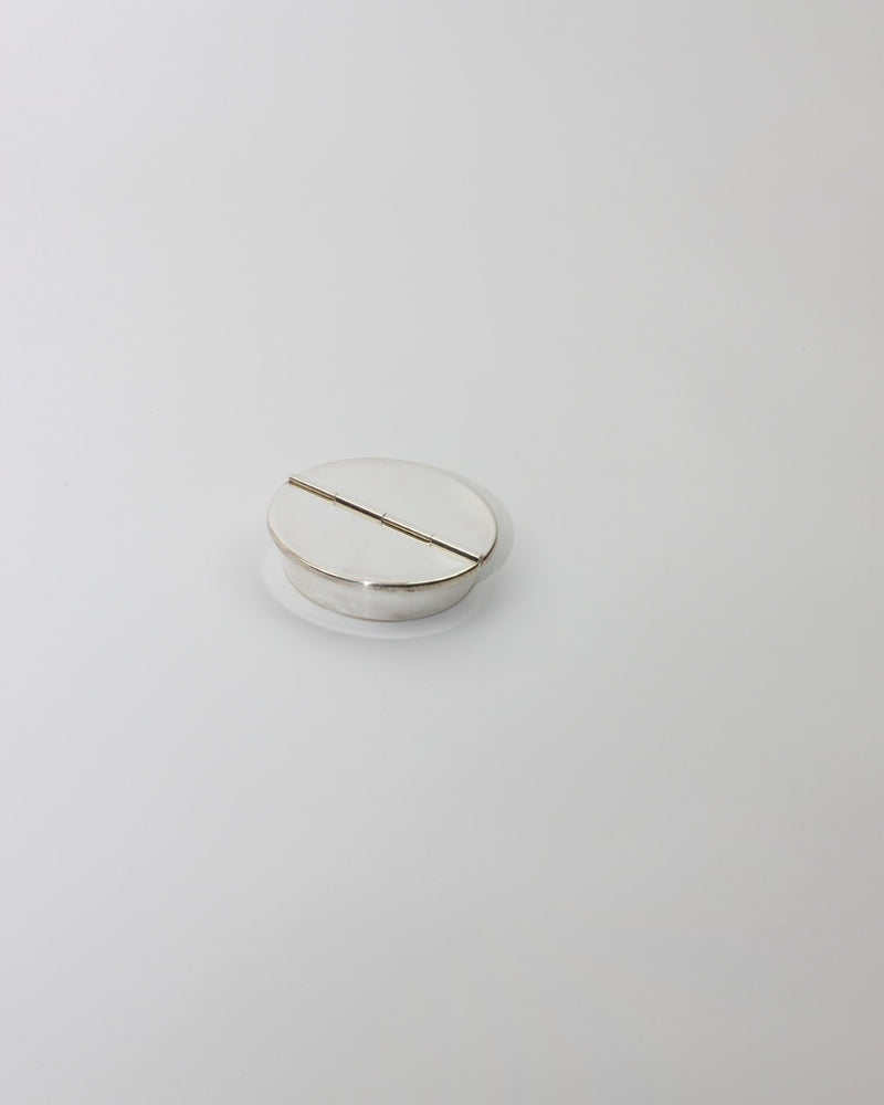 Vintage Ashtray - Alpaca Collection — top view of white ceramic design