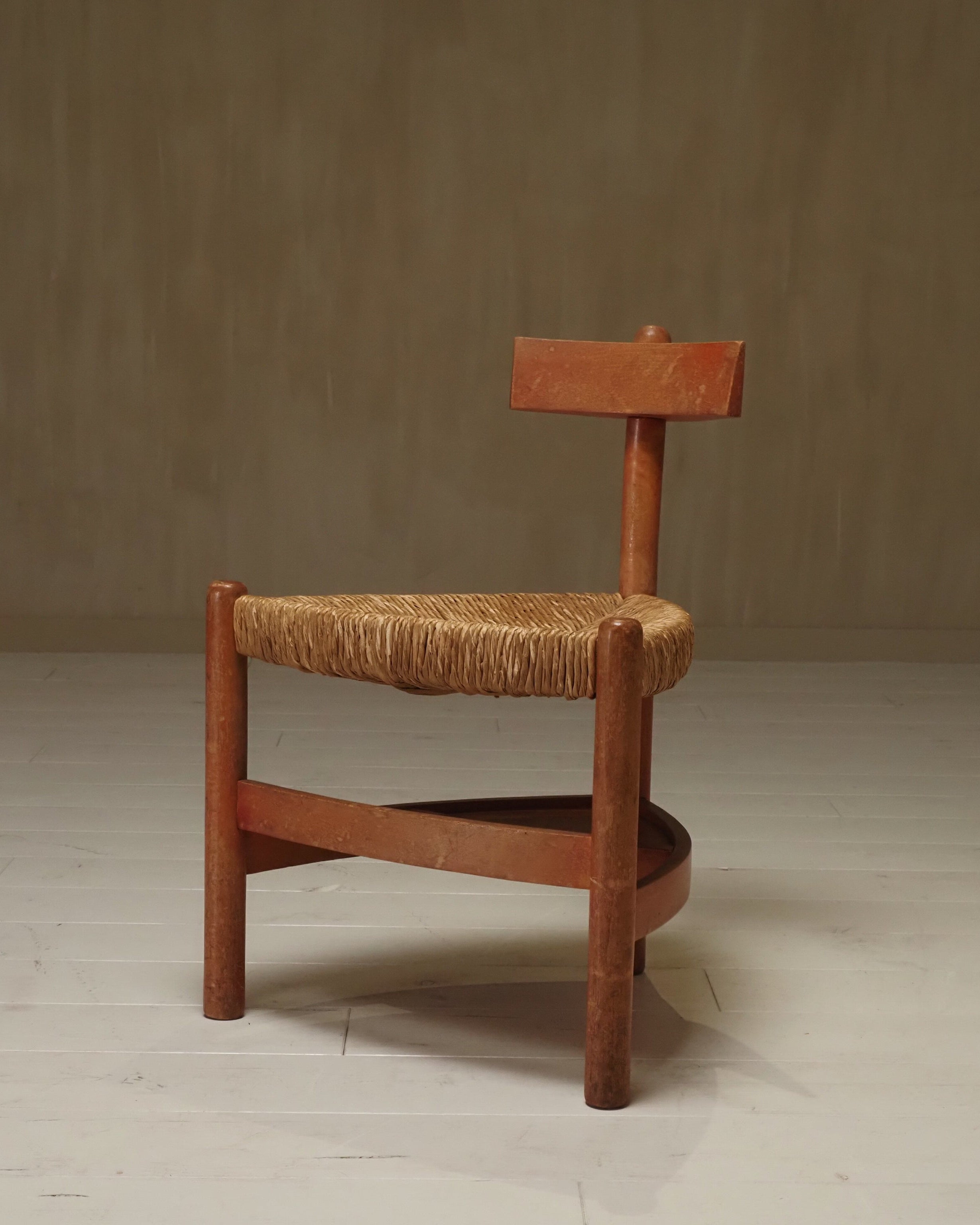 Architectural Dutch 1960's wooden accent chair by Puttenaers | The Oblist