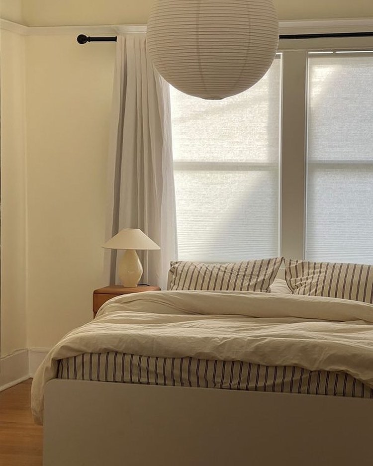 Lampe en verre conique beige