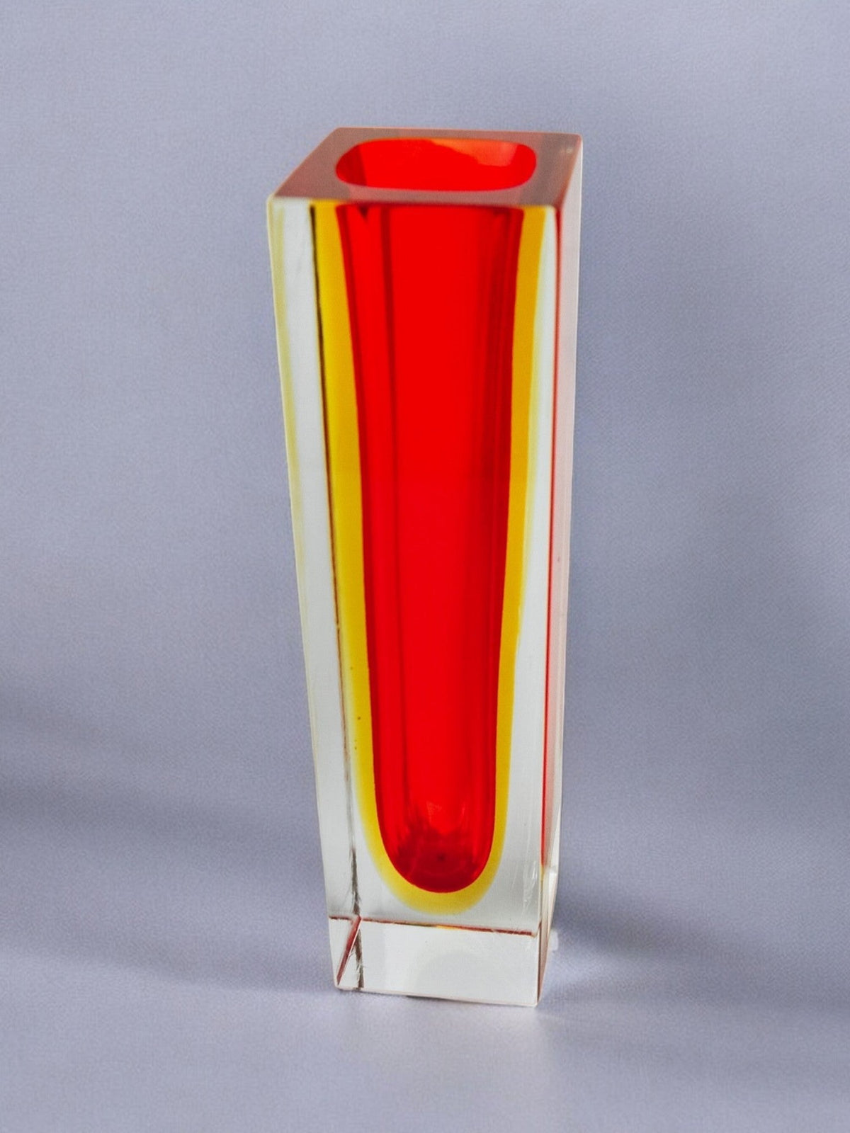 Archimede Seguso vintage vase in orange Murano glass Italy 1960 — lifestyle setting