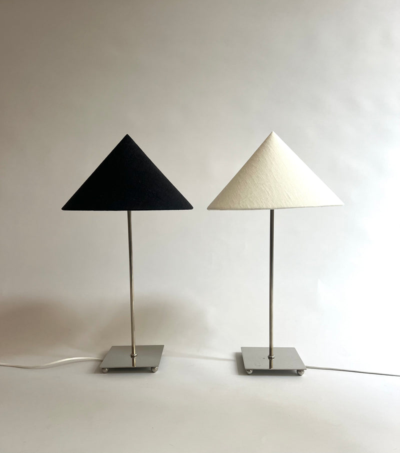 Levento blanco table lamp — close-up of white fabric shade and metal base