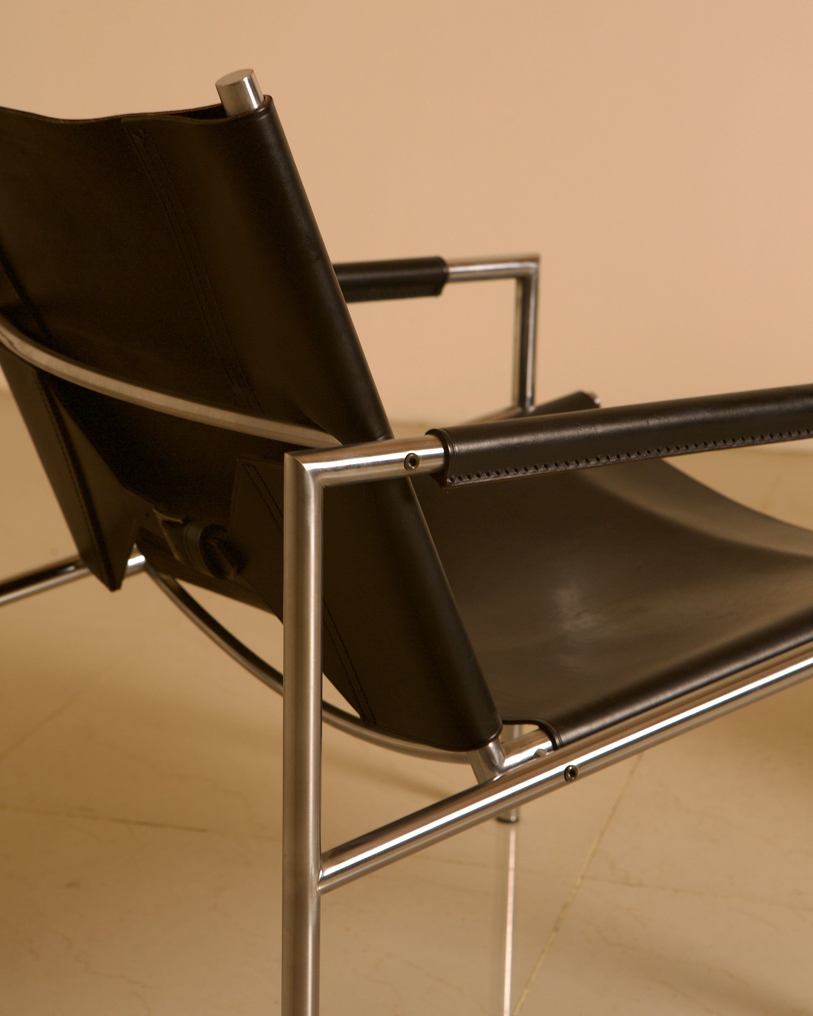 Pair of "SZ02" armchairs in black leather by Martin Visser for Spectrum 80's — alternate view