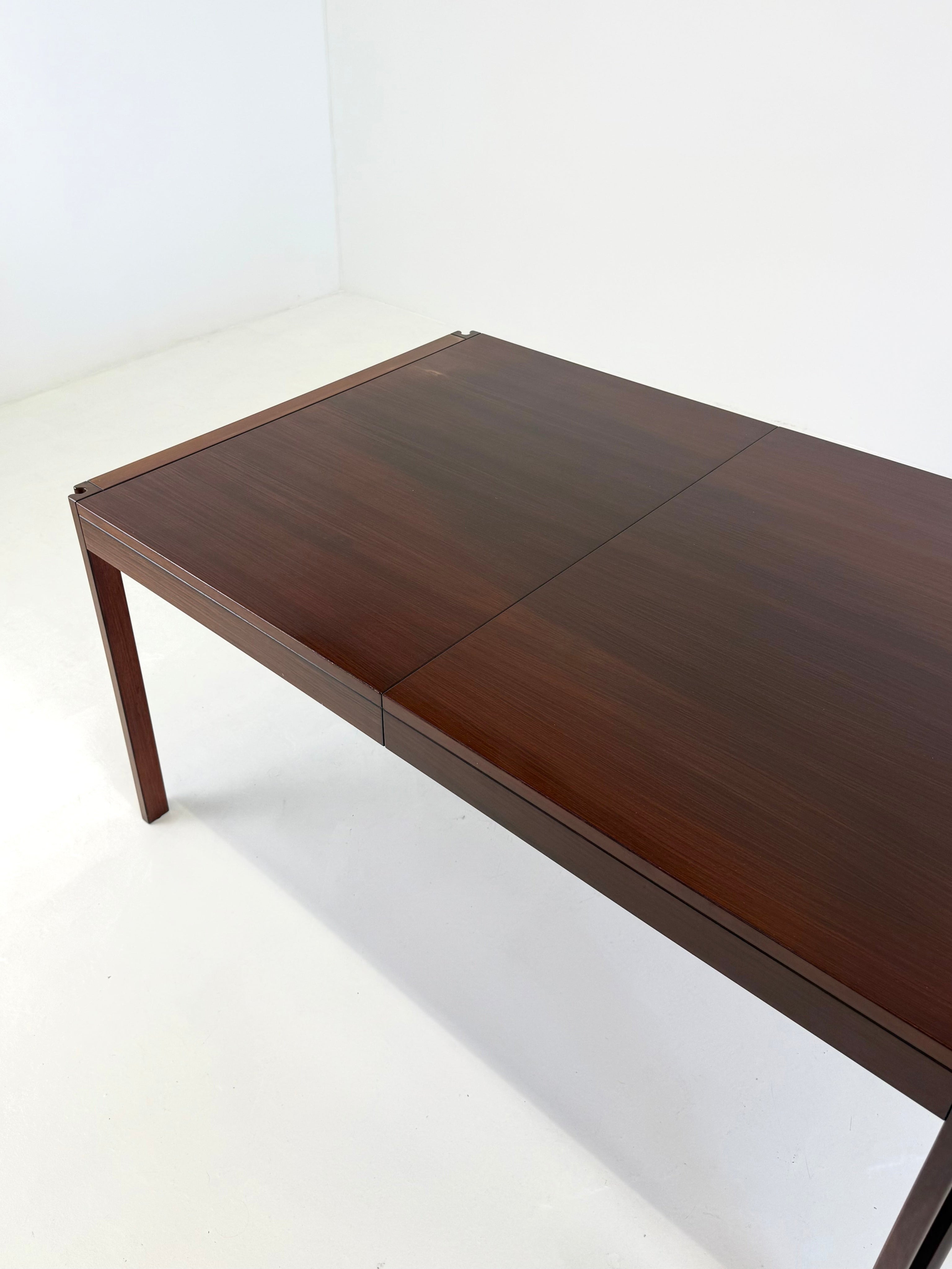 4D wooden vintage dining table by Angelo Mangiarotti for Molteni — alternate view