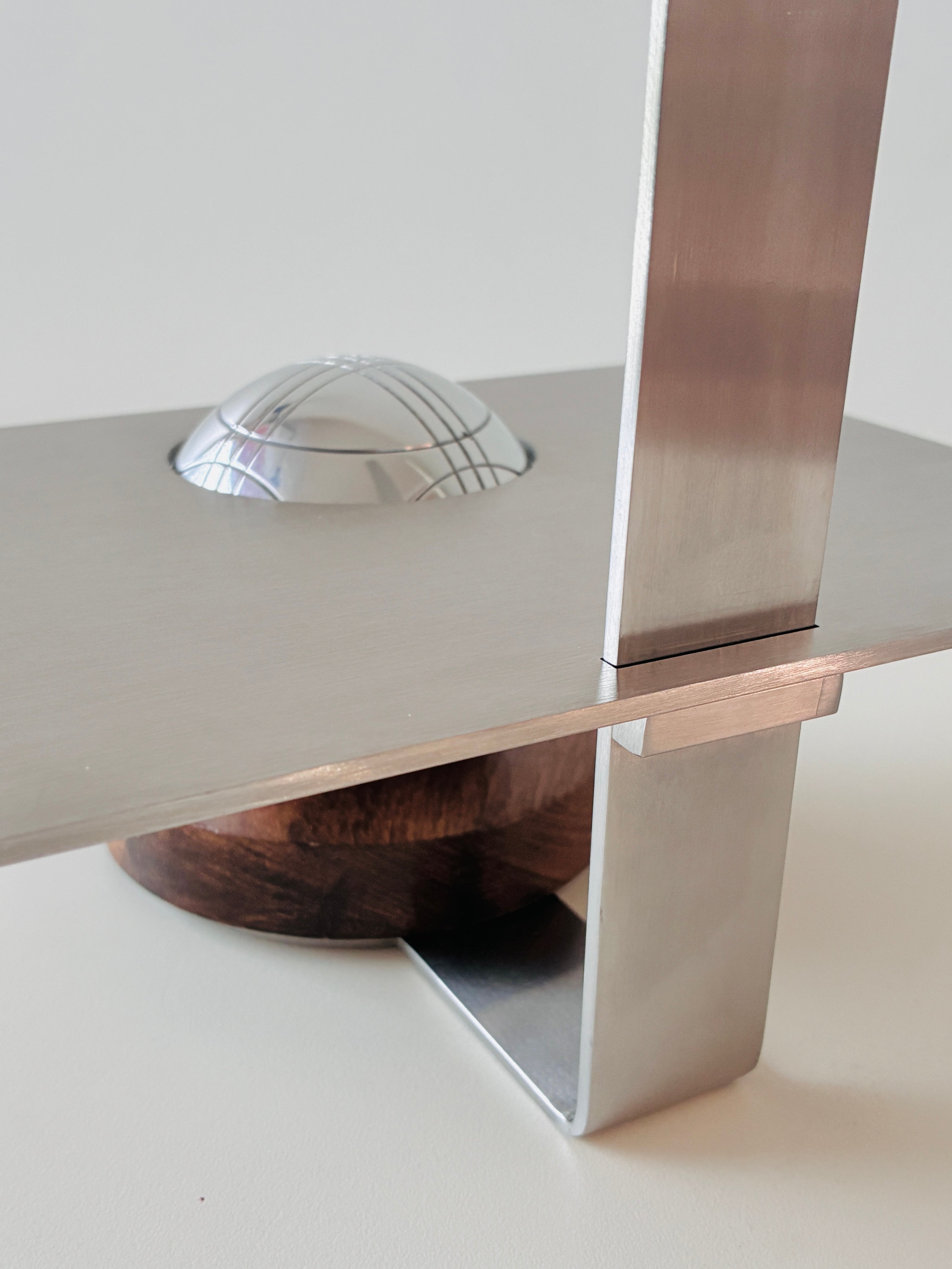 Mimi Easel — in context