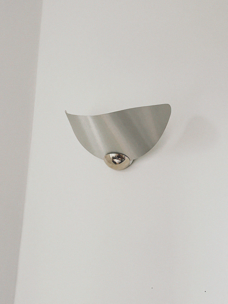 'Aura' Light by Arteluce, Italy  by Huerto | The Oblist