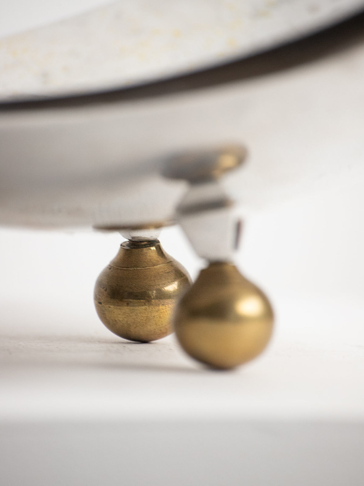 Large Four-Point Centrepiece Bowl in Aluminium on Three Brass Ball Feet, circa 1970s to 1980s — additional view