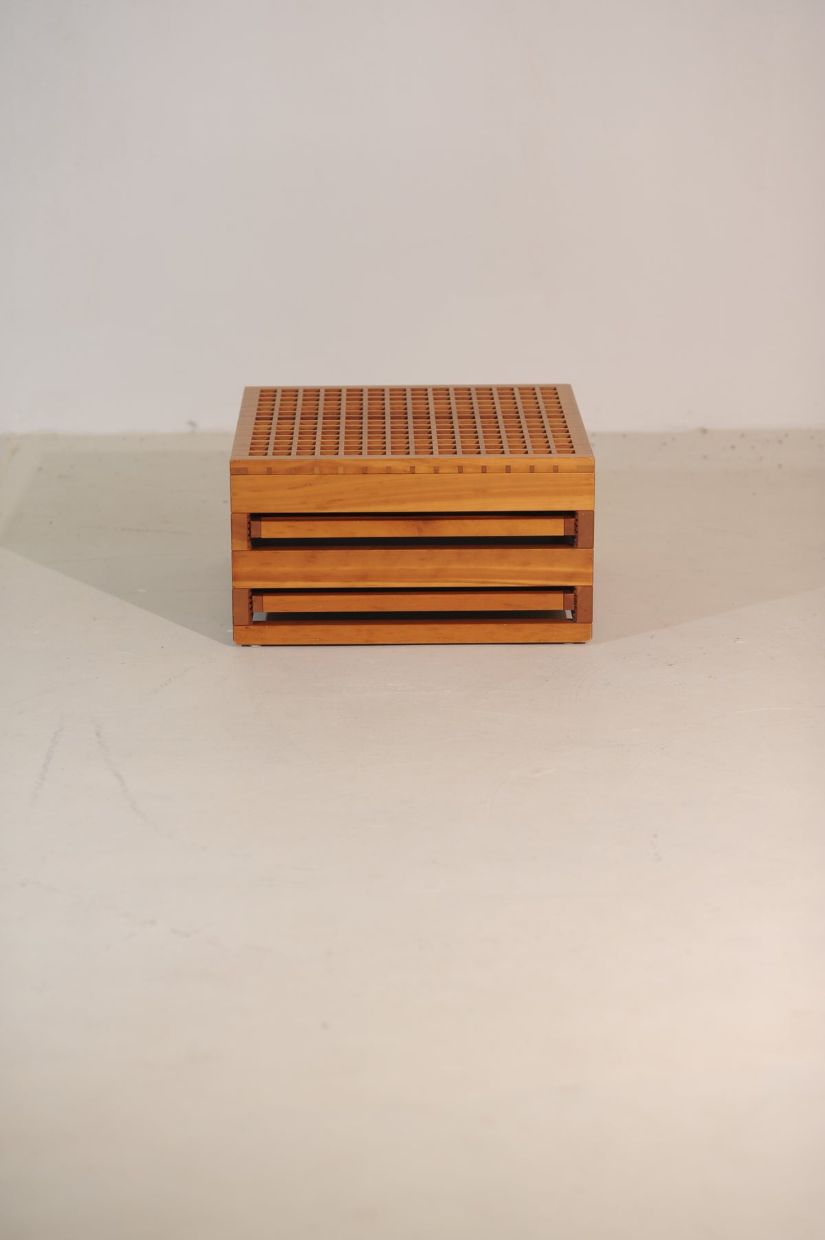 Bernard Vuarnesson Tetra Coffee Table, France 80s — detail view