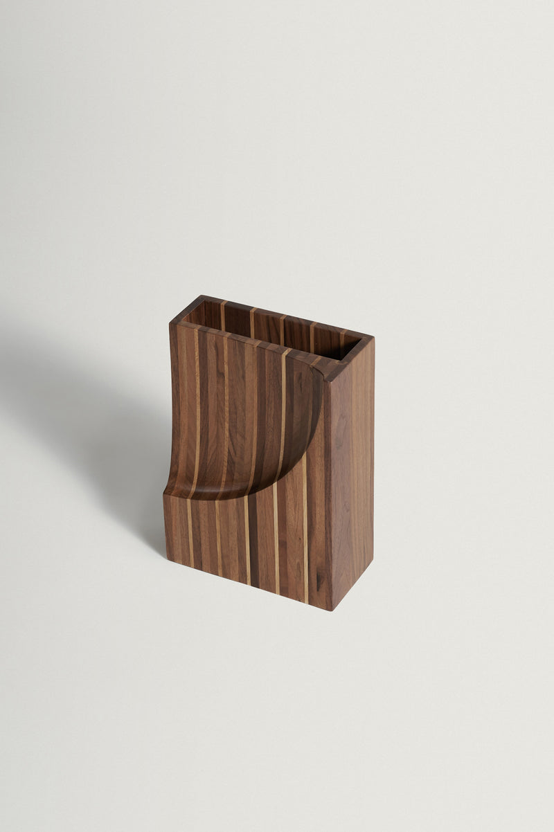Cava Vase in Wood — detail view