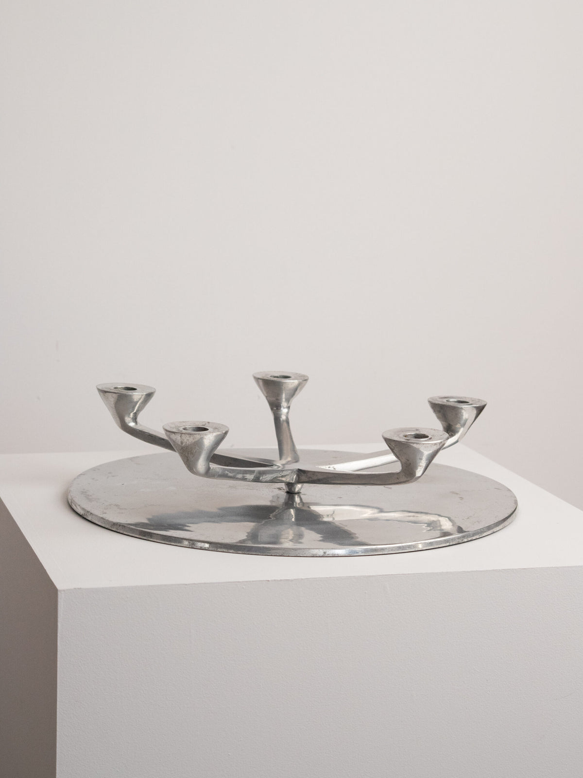 Rotating Five Arm Star Candleholder in Sand Cast Aluminium, Brutalist Europe 1960s to 1970s — view 10