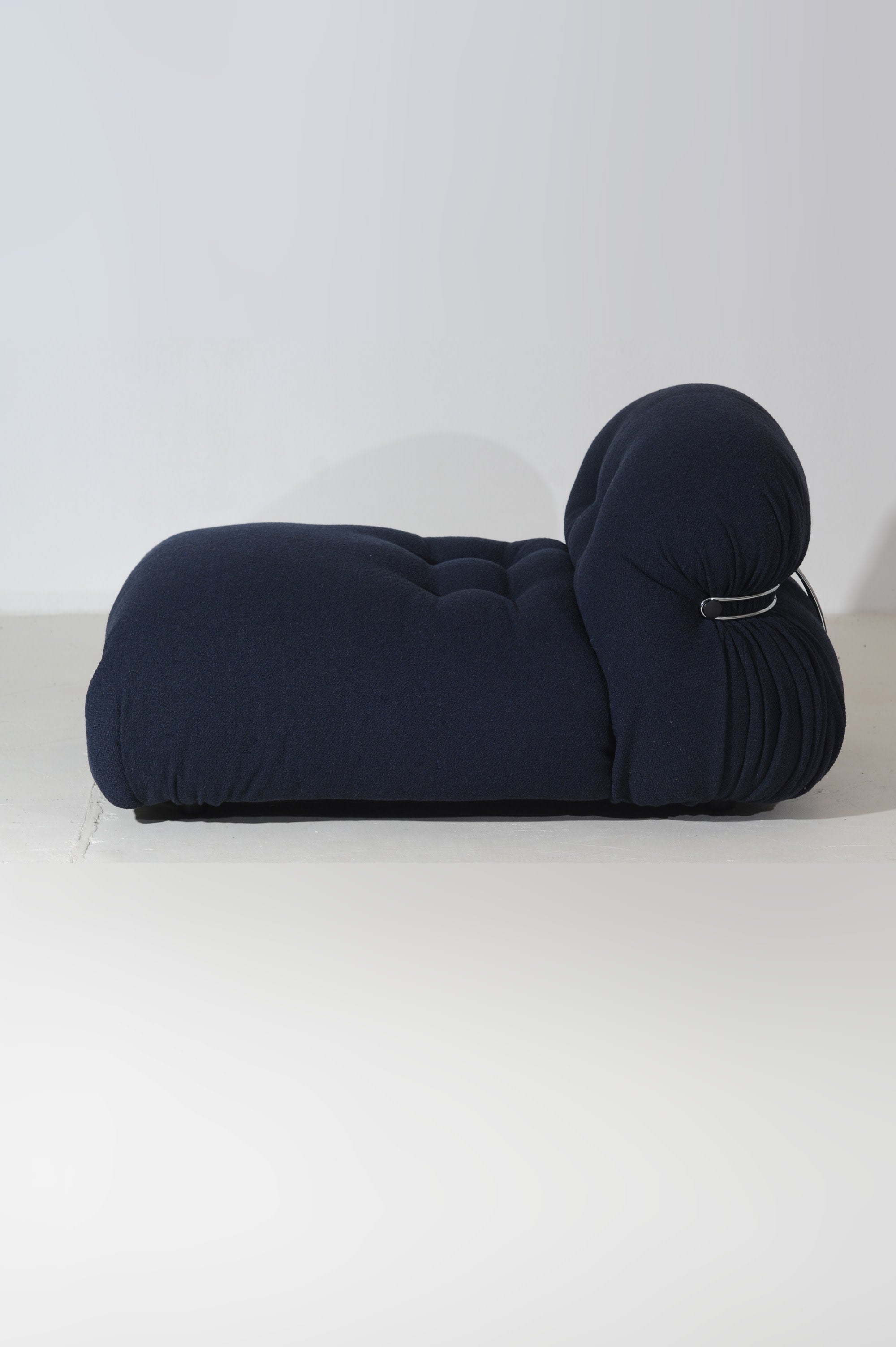 Soriana Chaise Longue and Pouf Set by Afra & Tobia Scarpa in Navy Boucle — additional view
