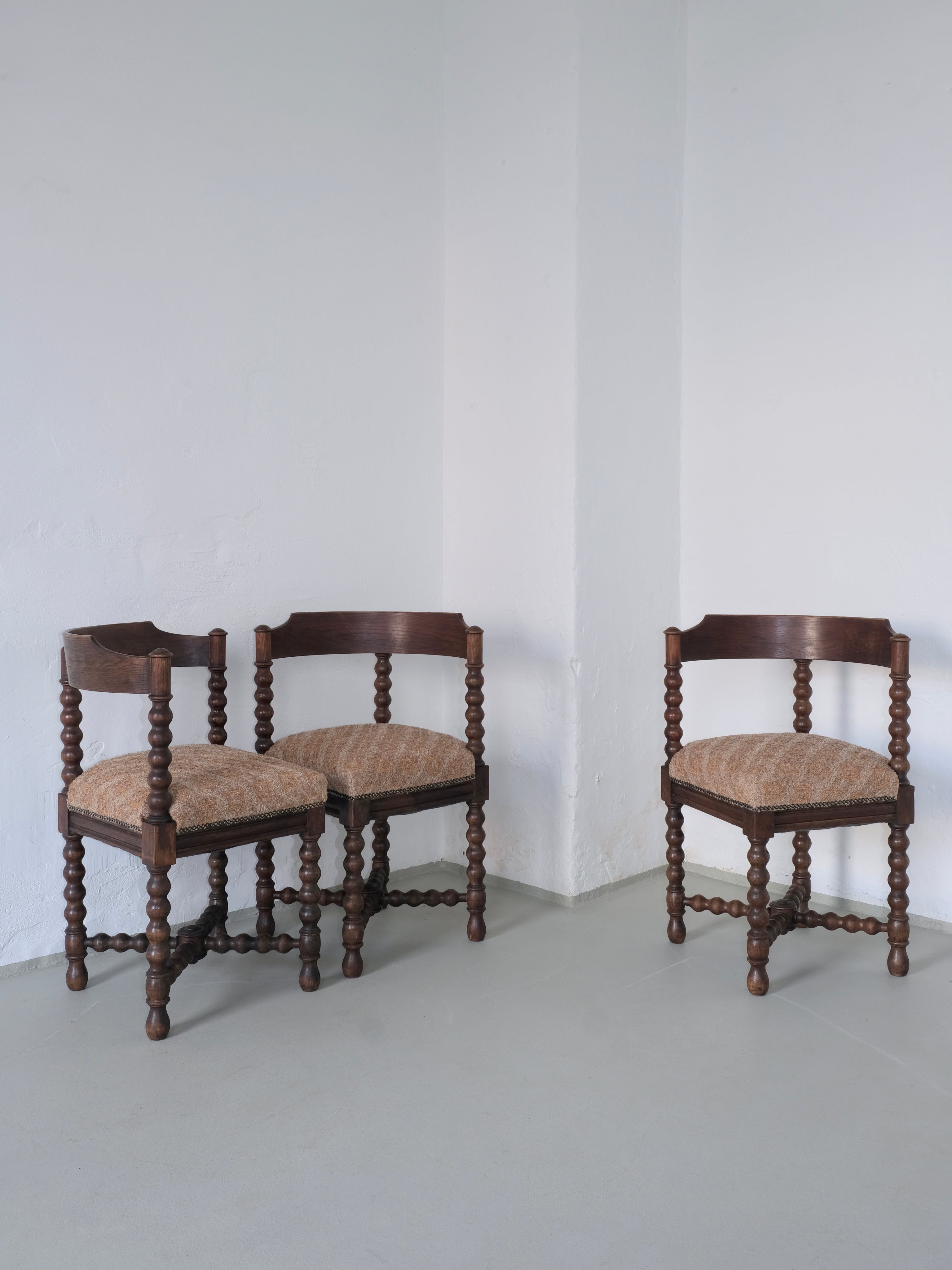 Antique Bobbin Turned Corner Chair