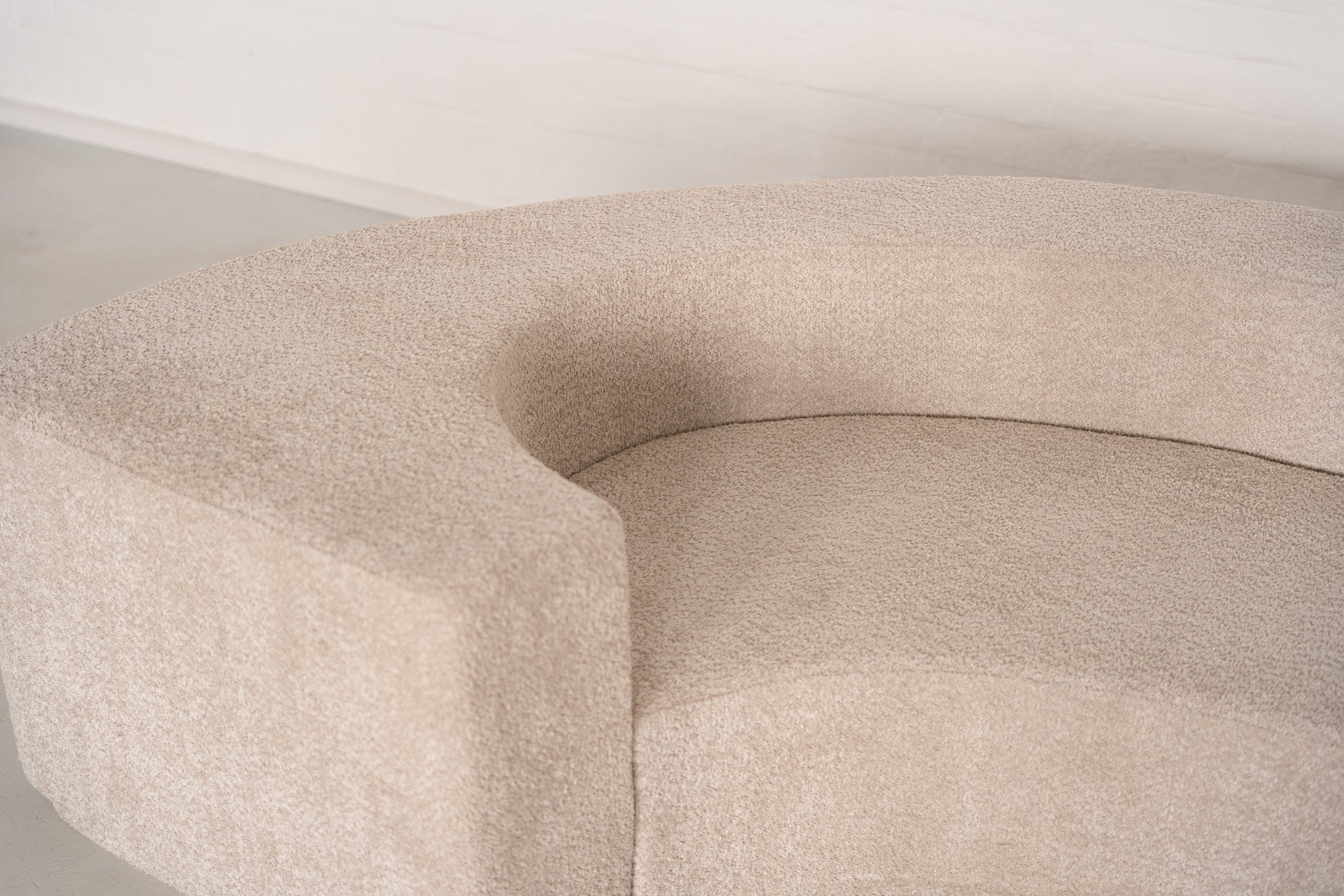 Lara Modular Sofa by Roberto Pamio, Renato Toso and Noti Massari for Stilwood — back view highlighting soft beige upholstery