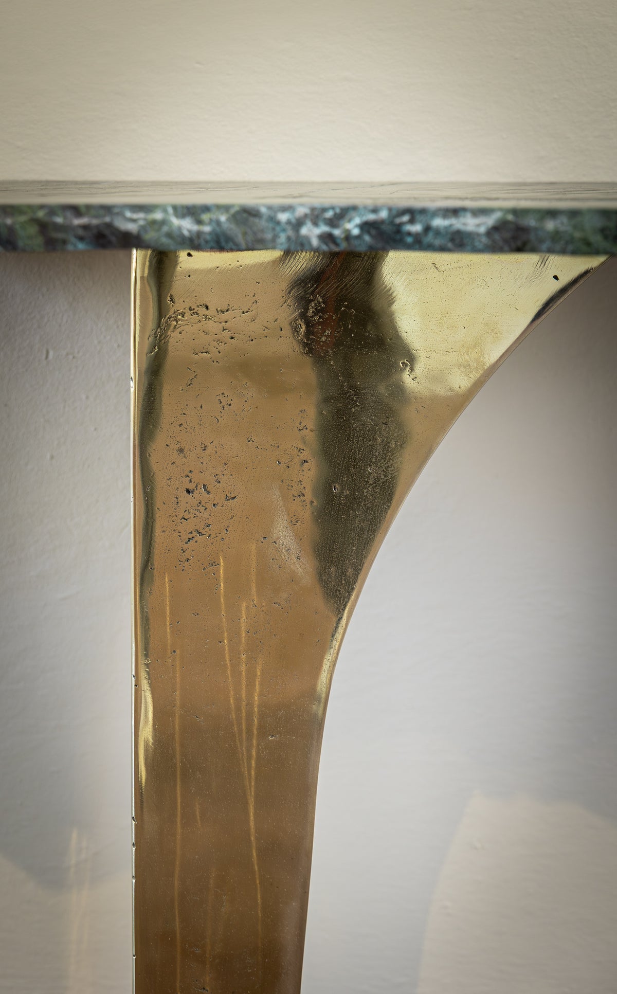 VITTORIA Console — lifestyle setting