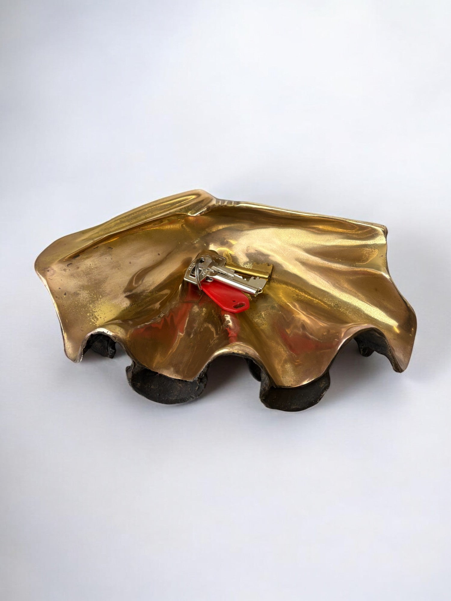 Shell Tray in Bronze, Italy, 1970s — side angle showing textured surface with lighter highlights