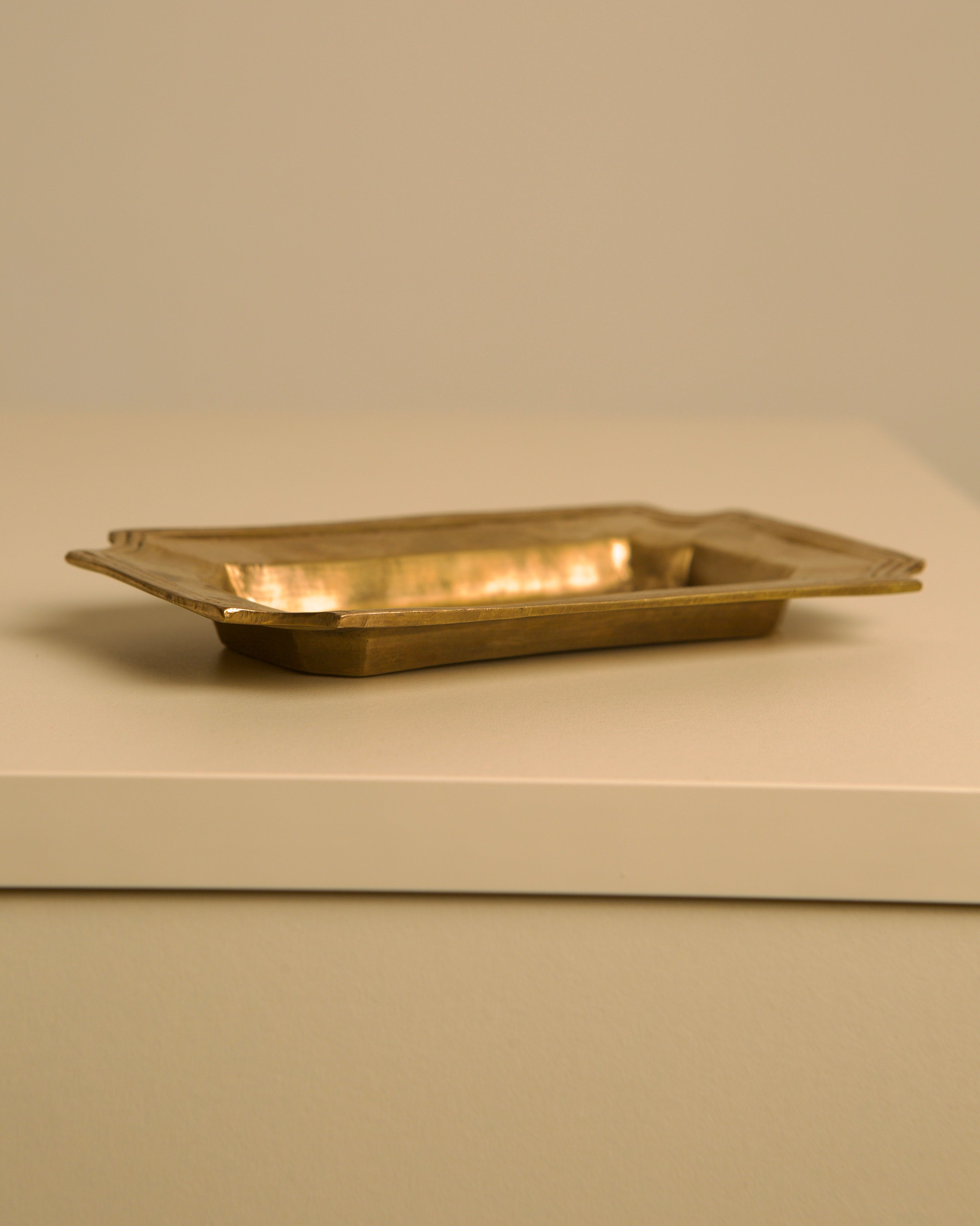Petit plateau à bibelots rectangulaire en laiton italien des années 60