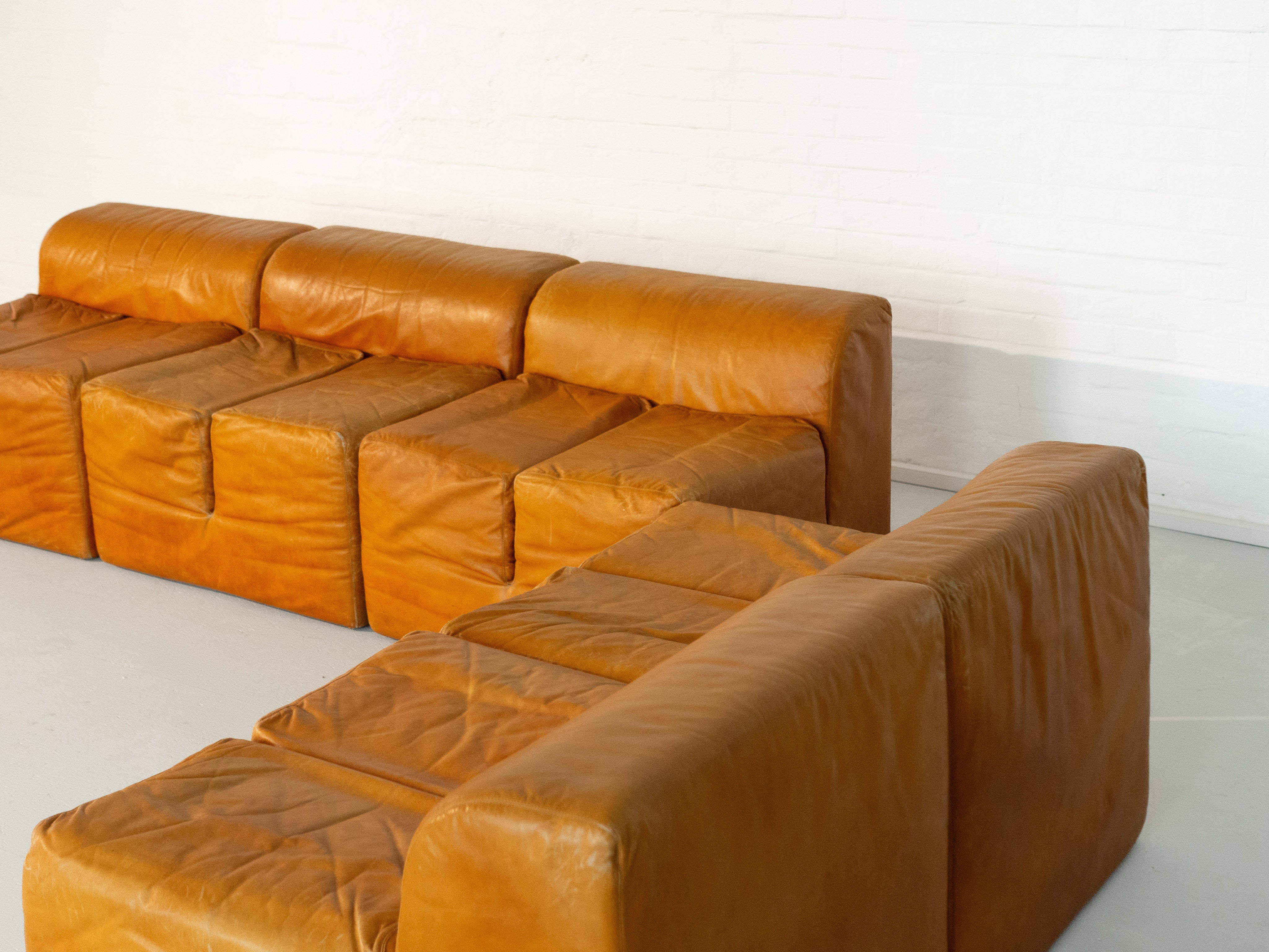 'Ipercubo 200' by Jonathan de Pas, D'Urbino, Lomazzi for Driade