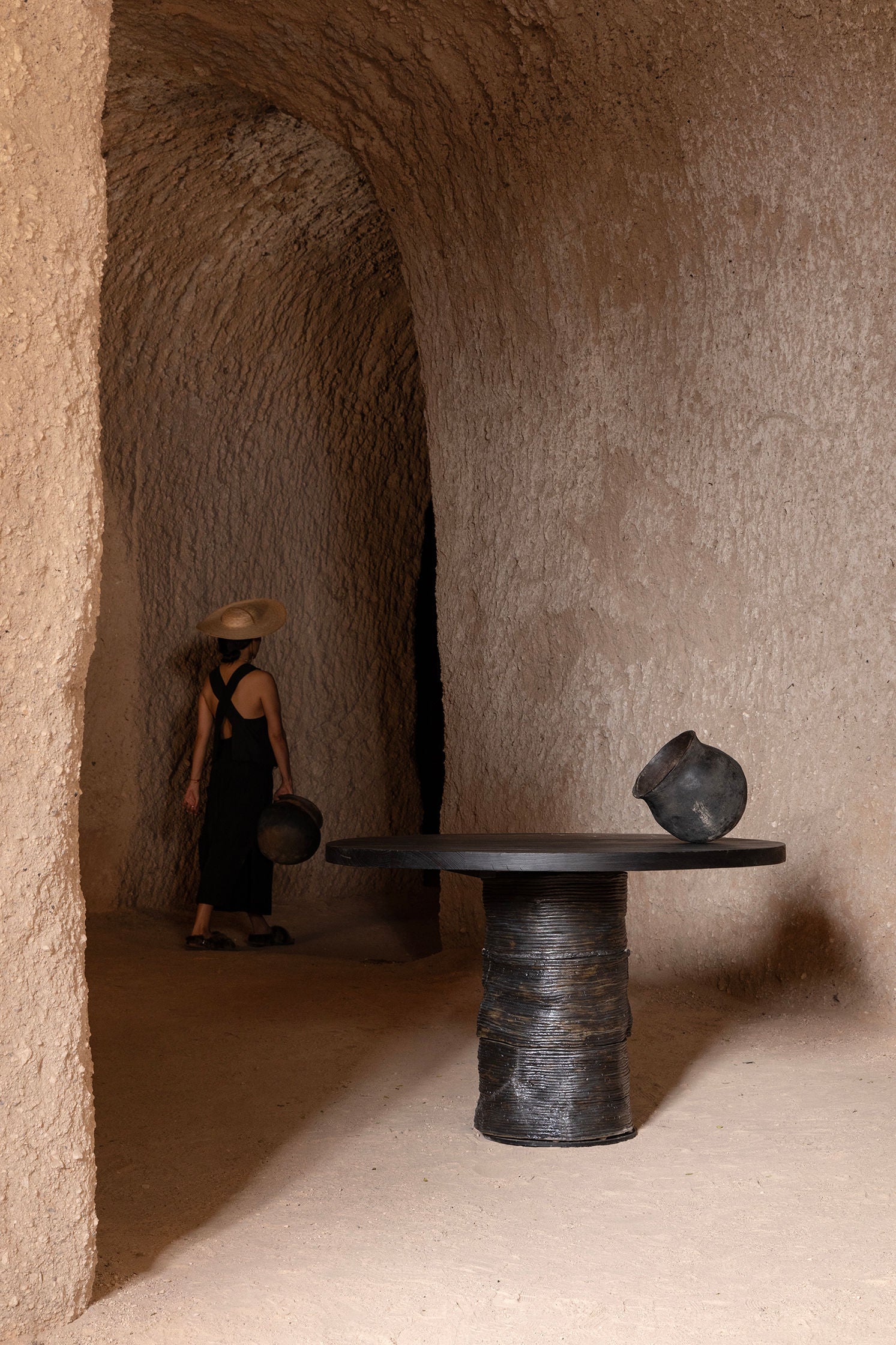 'Lazo' Table — in context