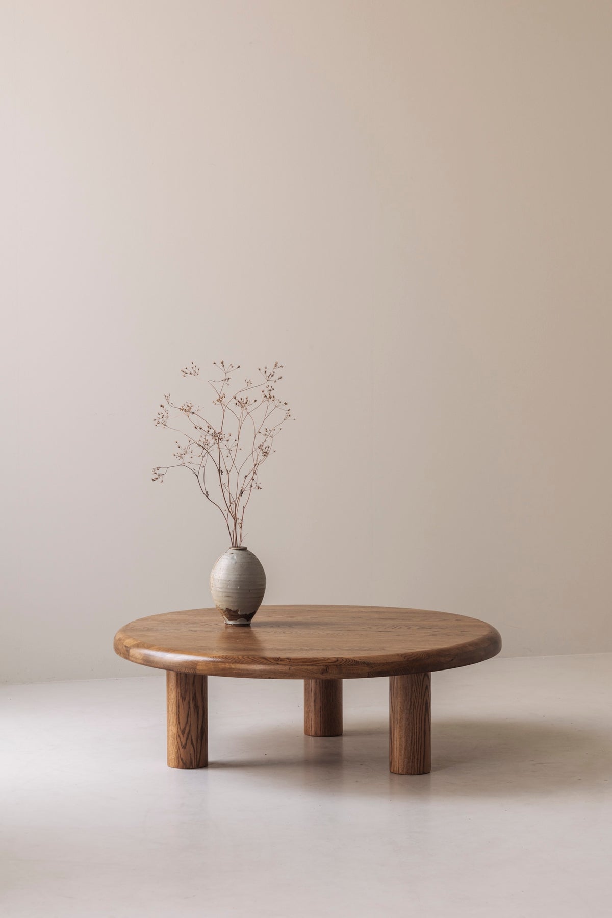 Sculptural Round Coffee Table in Solid Oak, France 1960s — view 10