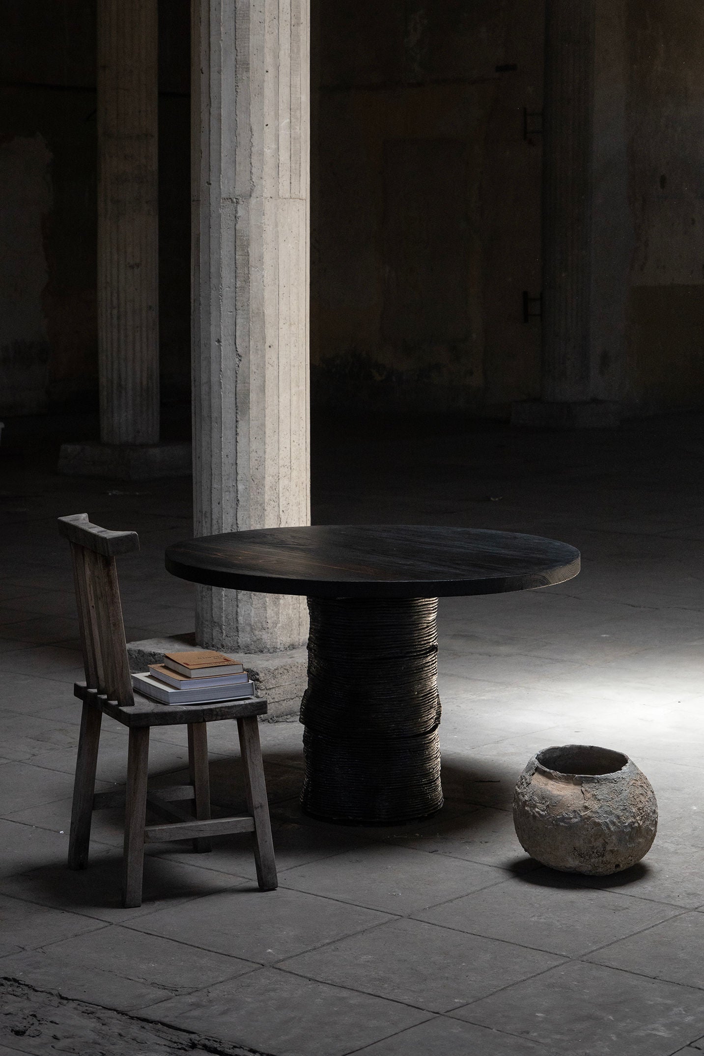 'Lazo' Table — close-up