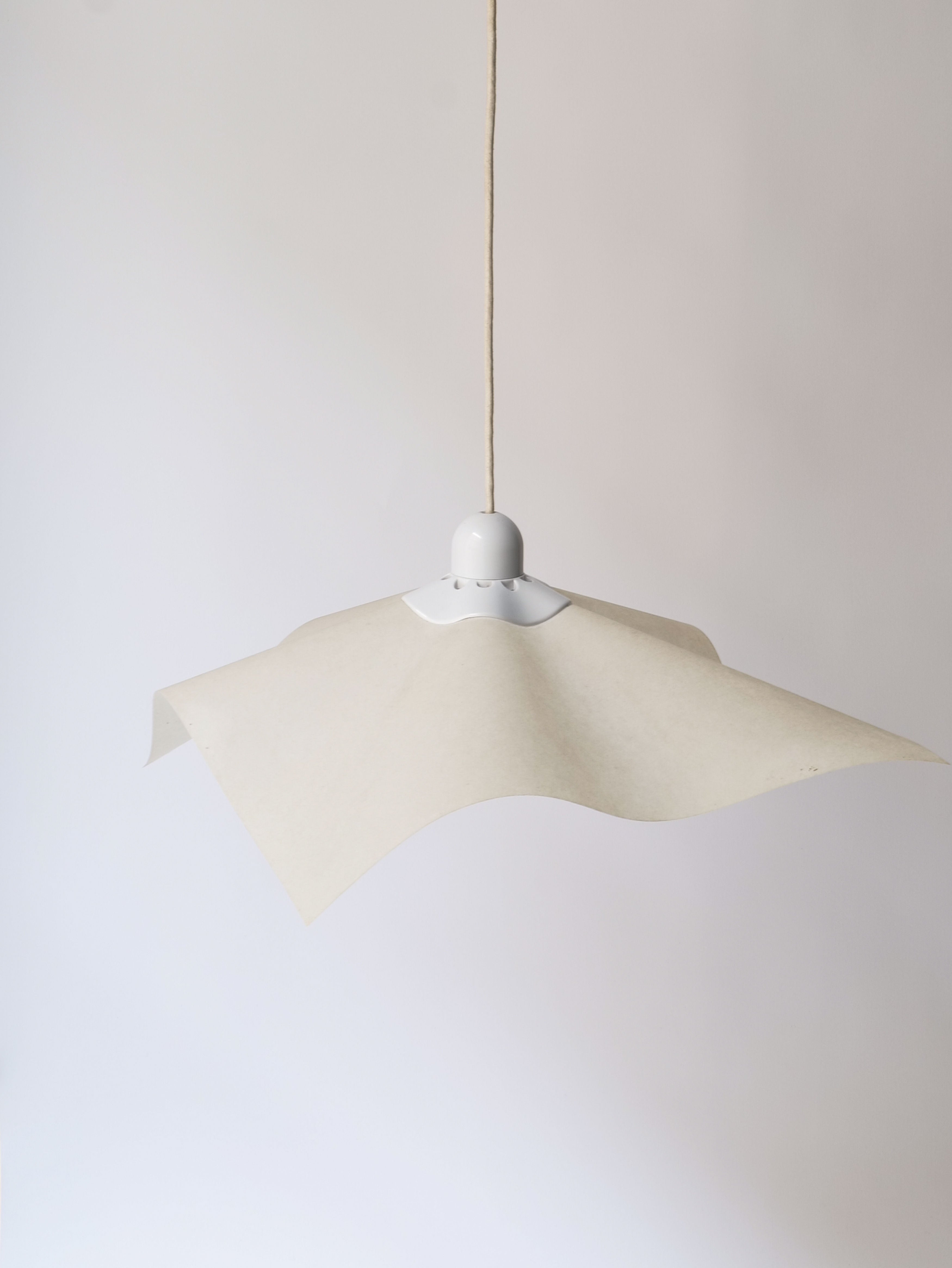 Adjustable Ceiling Lamp Mario Bellini 1970 — close-up of white paper shade