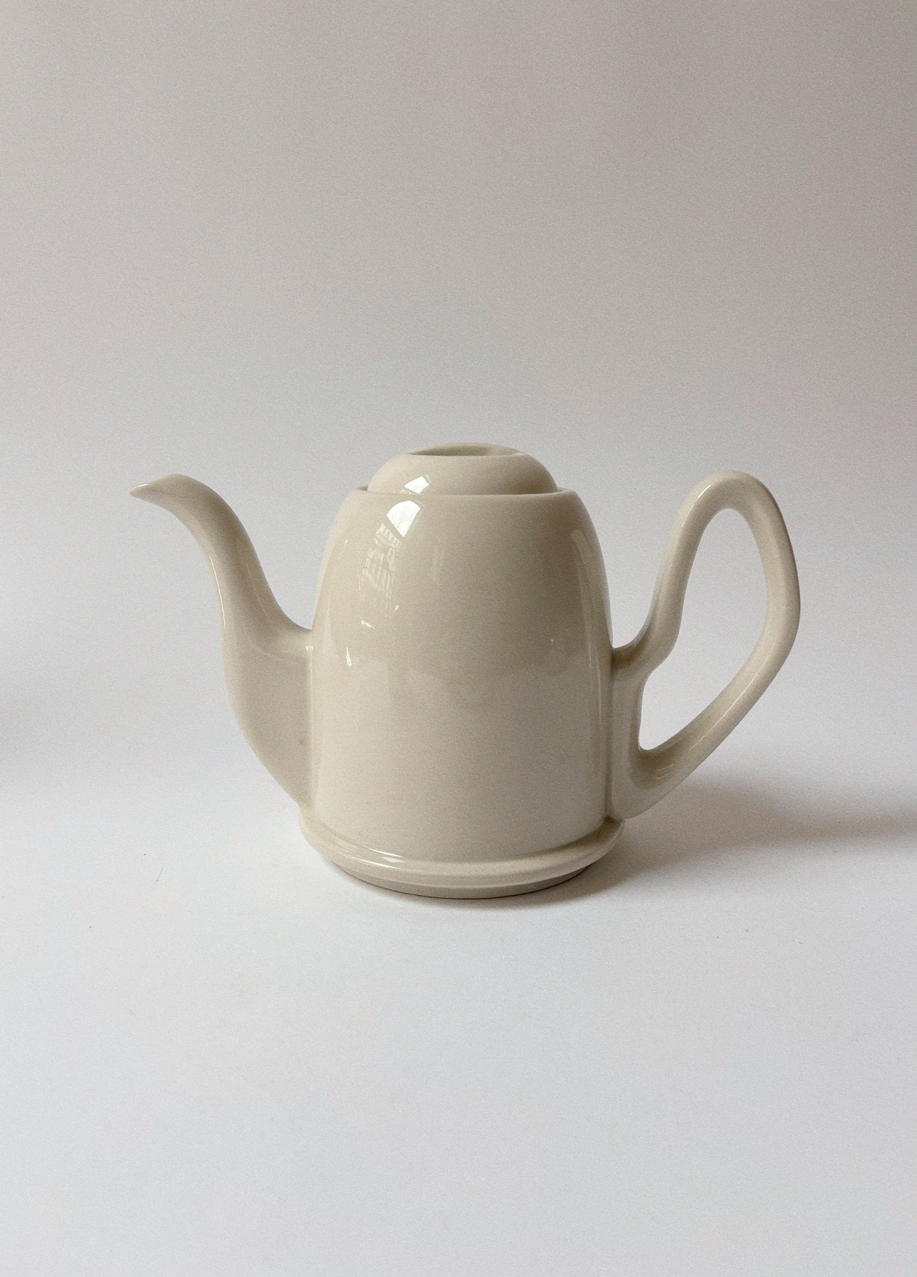 Art Deco insulated Teapot, Germany — detail view