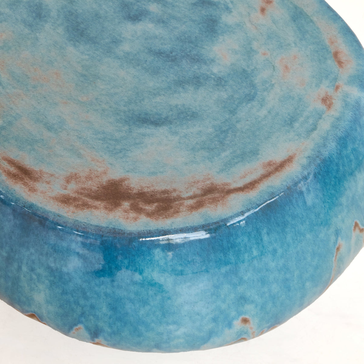 Sabão - artisanal Ceramic Coffee Table — close-up