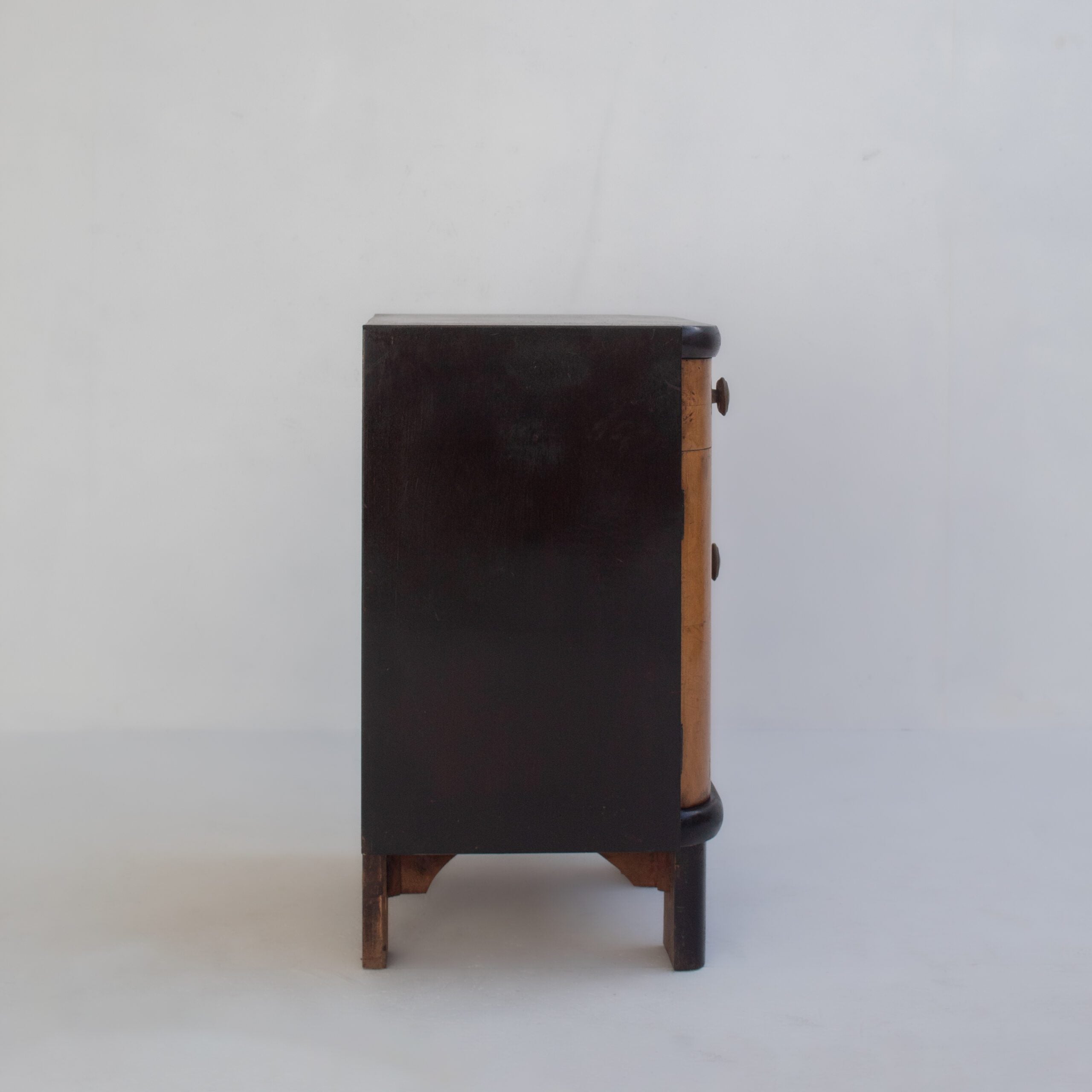 Pair of Italian Art Deco Bedside Cabinets — side profile showing wooden and black finish