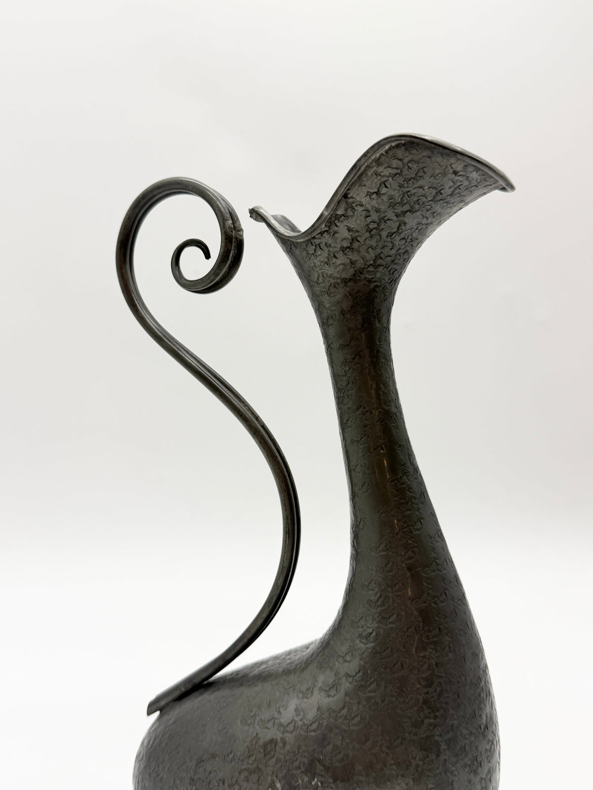 Hammered Pewter Ewer – San Nazaro Peltro, Italy, 1960s — close-up