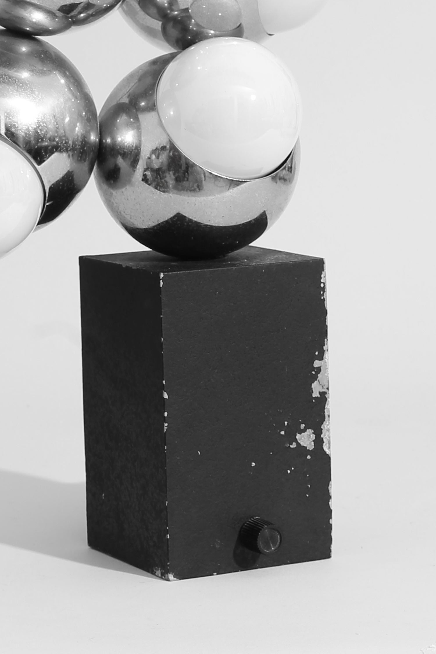 Robert Sonneman Molecule Table Lamp — top view of chrome spheres on black base