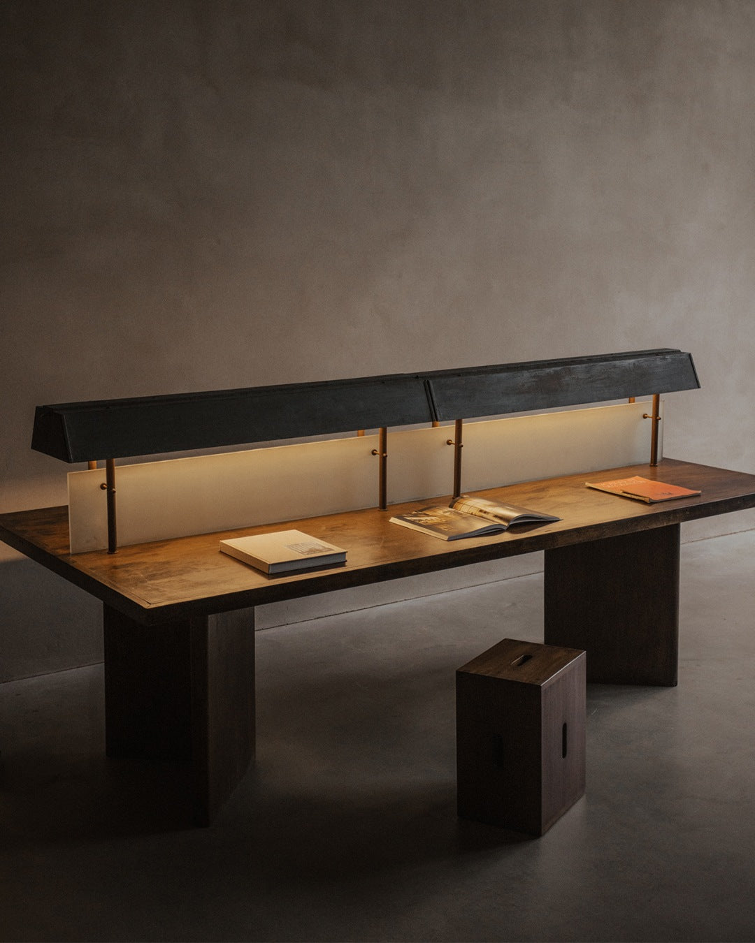 Pierre Jeanneret - Authentic PJ-TAT-08-B